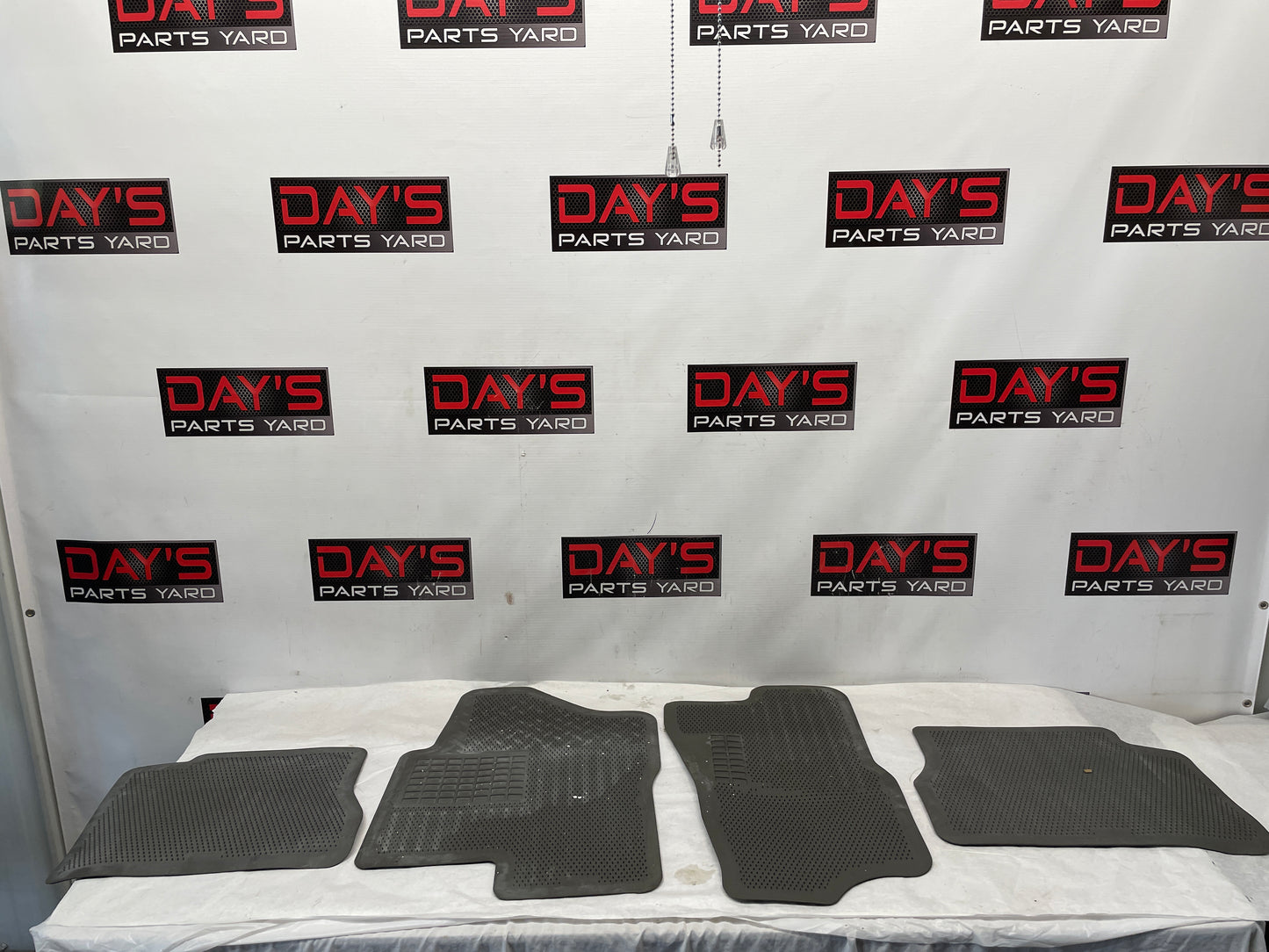 2005 Chevy Avalanche Front and Rear Rubber Floor Mats Aftermarket OEM - Day's Parts Yard