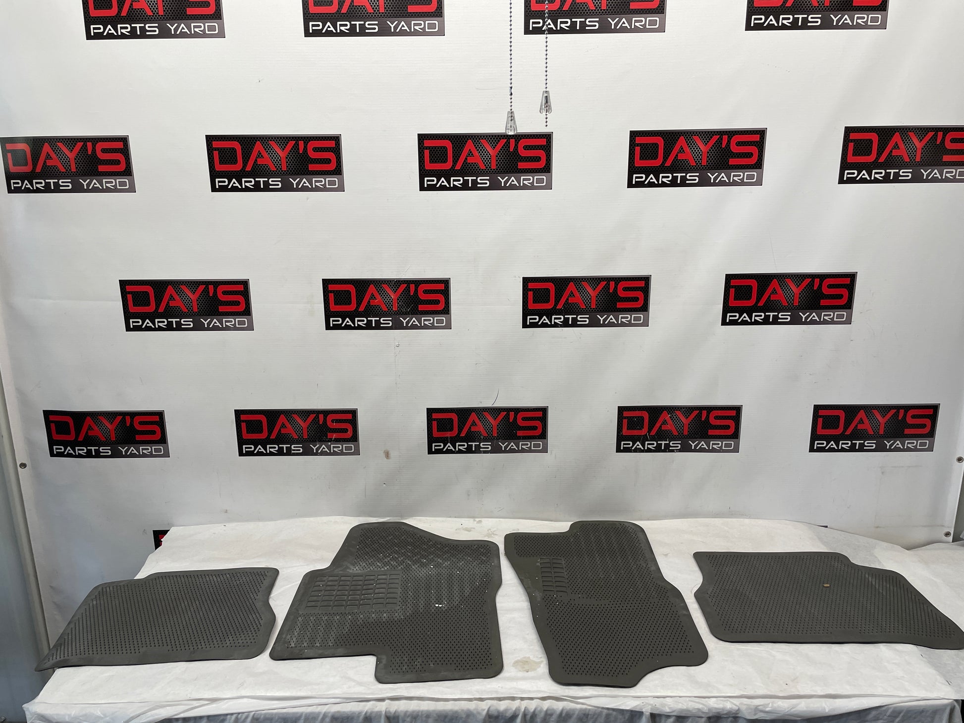 2005 Chevy Avalanche Front and Rear Rubber Floor Mats Aftermarket OEM - Day's Parts Yard