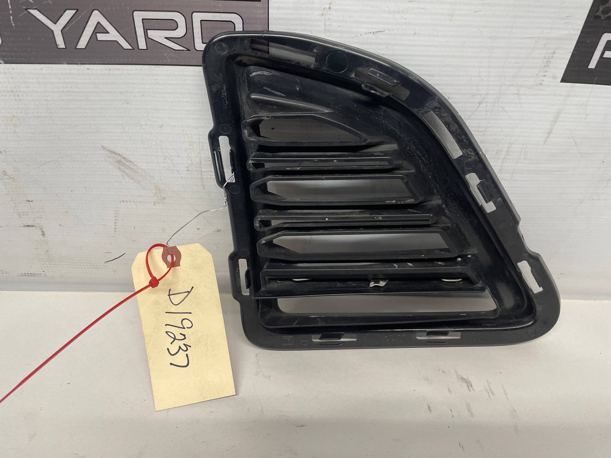 2018 Chevy Camaro 1LE SS RH Passenger Front Scoop Cooling Vent OEM - Day's Parts Yard