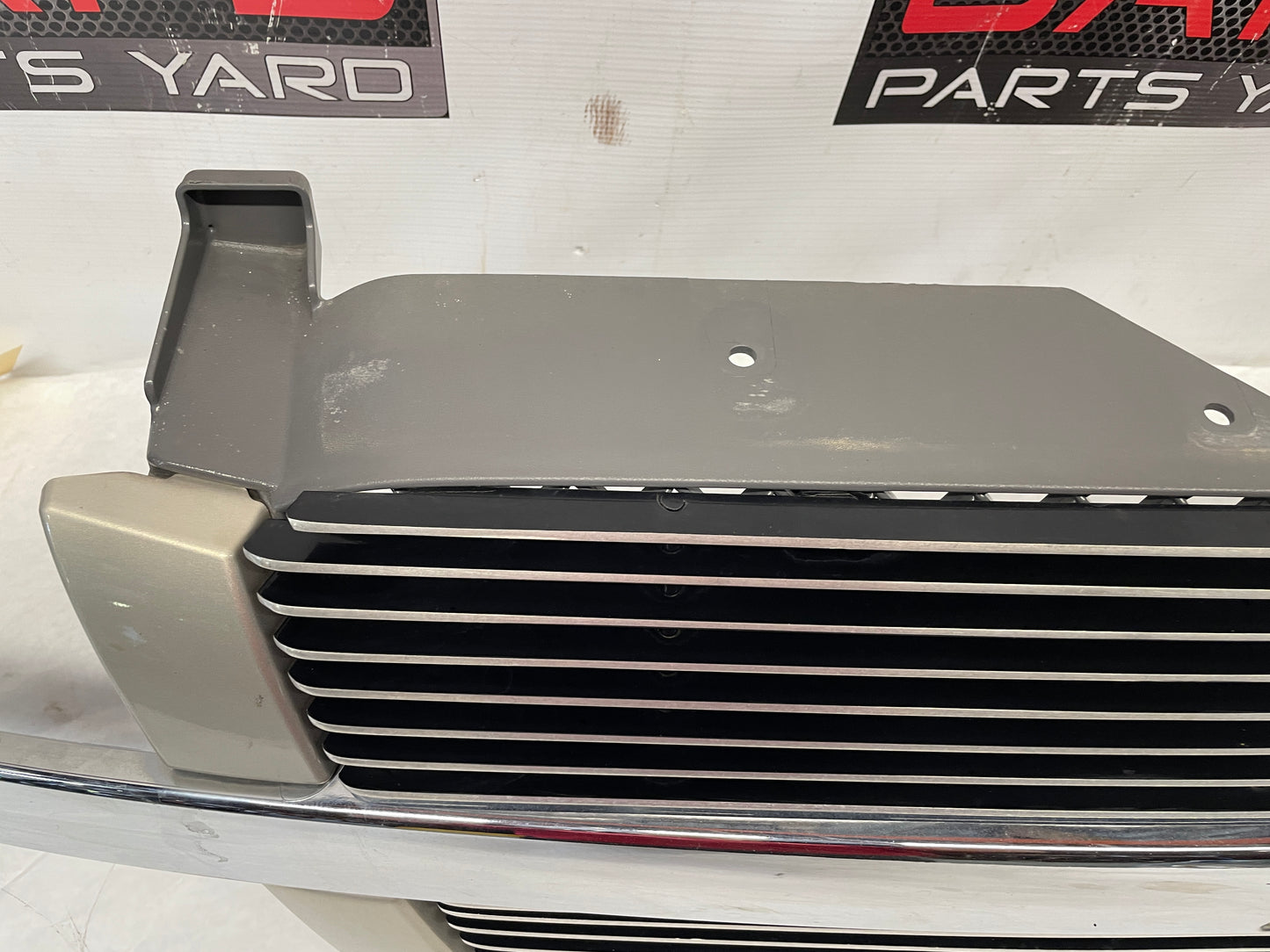 2005 Chevy Avalanche Front Bumper Grille OEM - Day's Parts Yard