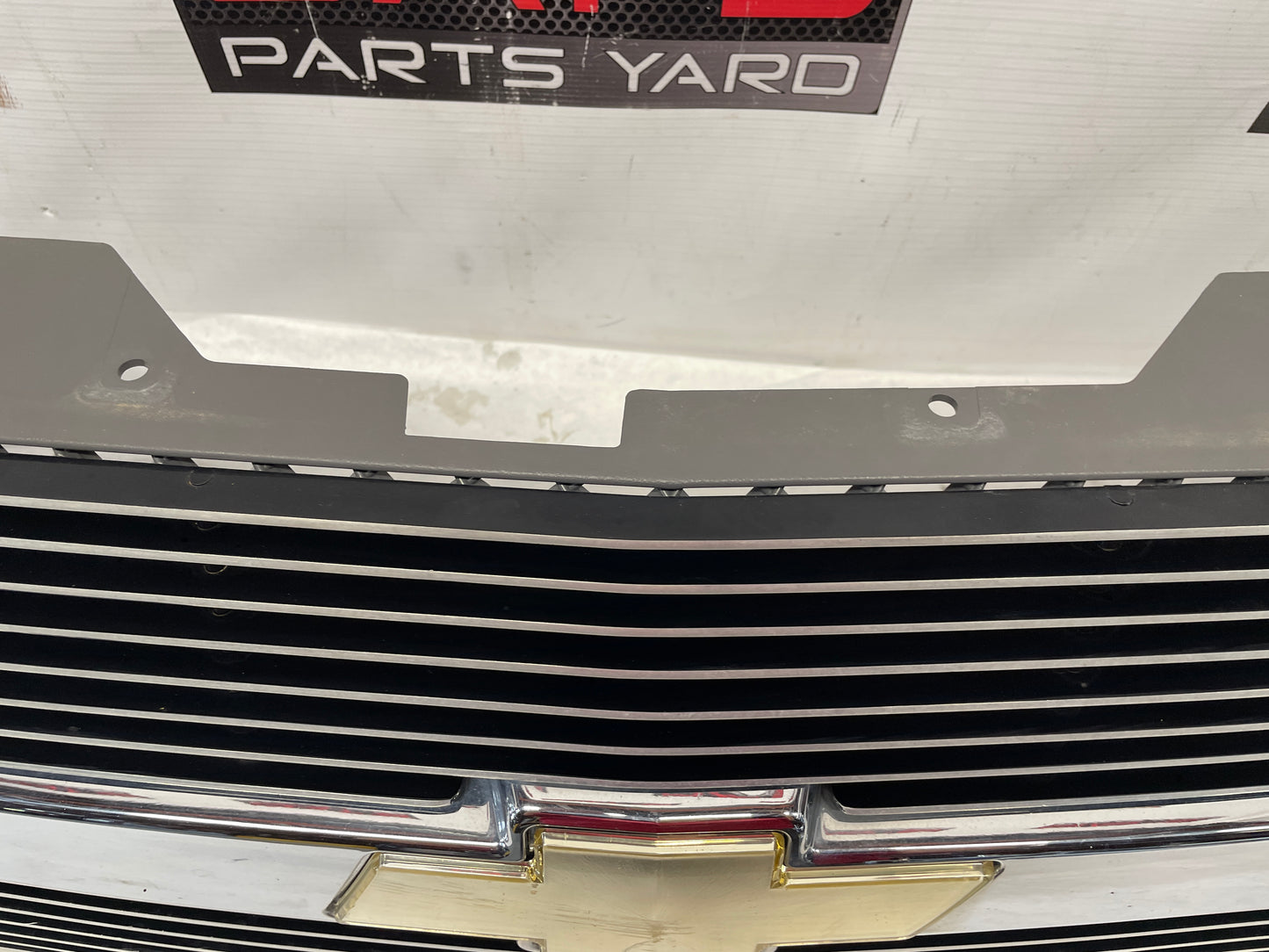 2005 Chevy Avalanche Front Bumper Grille OEM - Day's Parts Yard