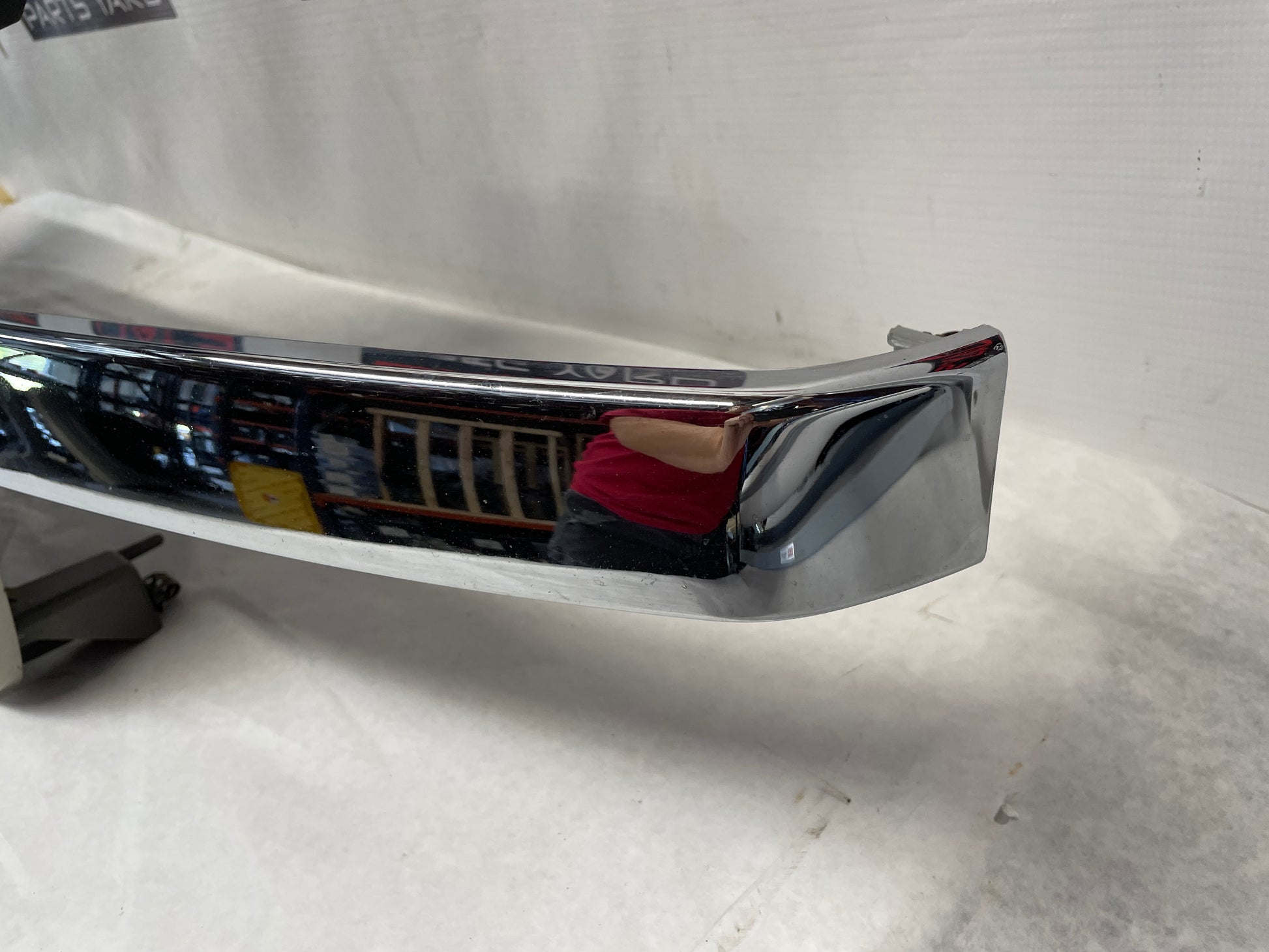 2005 Chevy Avalanche Front Bumper Grille OEM - Day's Parts Yard