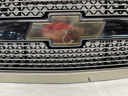2005 Chevy Avalanche Front Bumper Grille OEM - Day's Parts Yard
