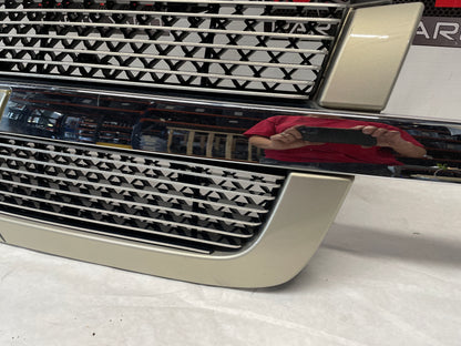 2005 Chevy Avalanche Front Bumper Grille OEM - Day's Parts Yard