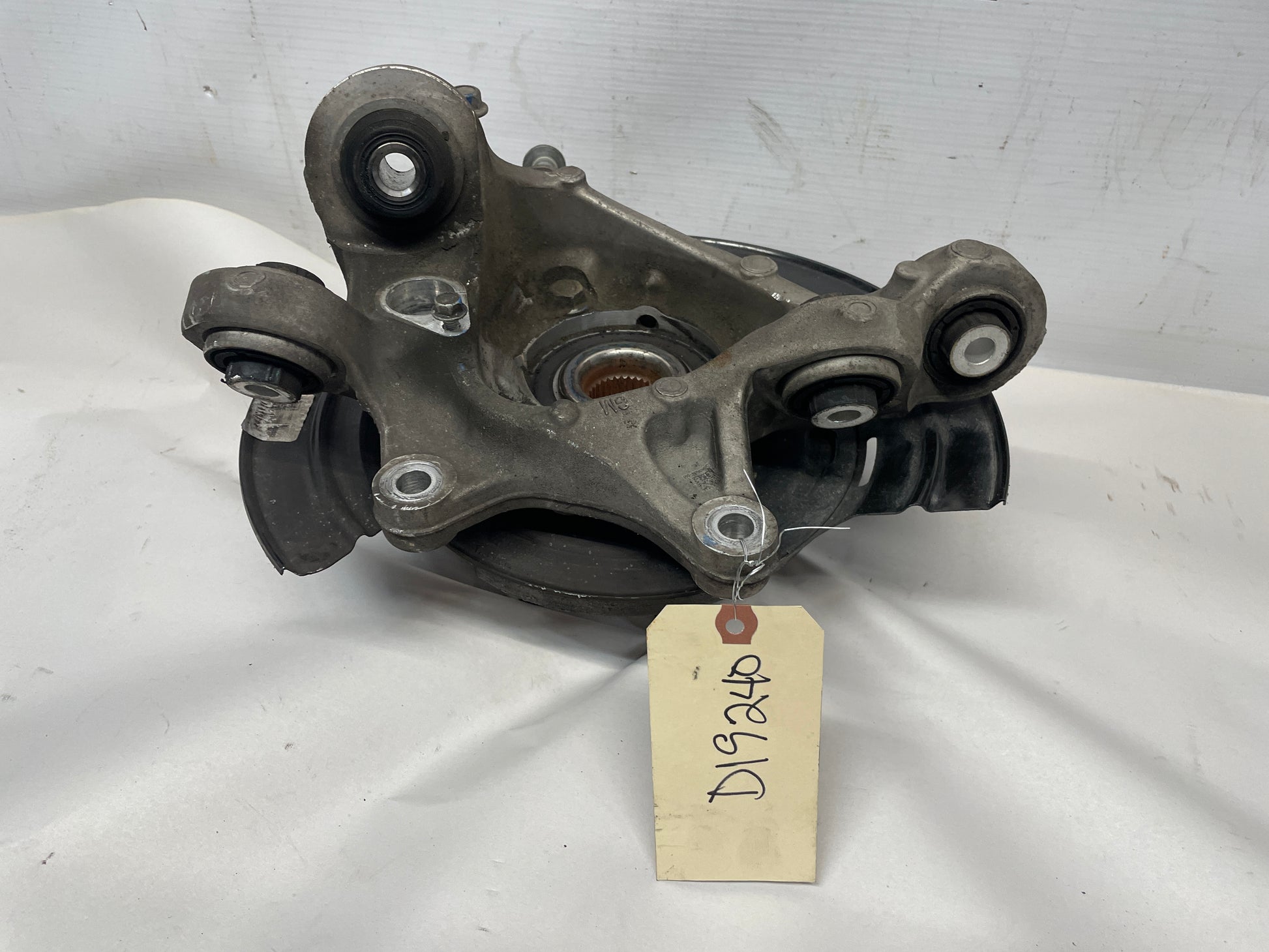2018 Chevy Camaro 1LE SS LH Driver Rear Spindle Knuckle Hub OEM - Day's Parts Yard
