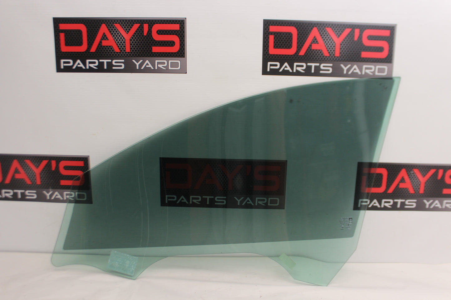 2015 Chevy SS Sedan Front RH Passenger Door Window Glass OEM