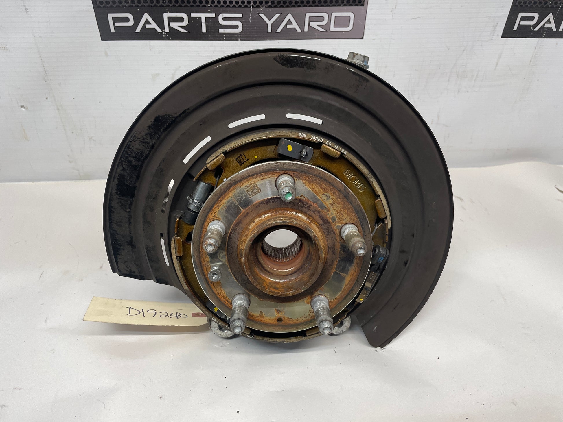 2018 Chevy Camaro 1LE SS LH Driver Rear Spindle Knuckle Hub OEM - Day's Parts Yard