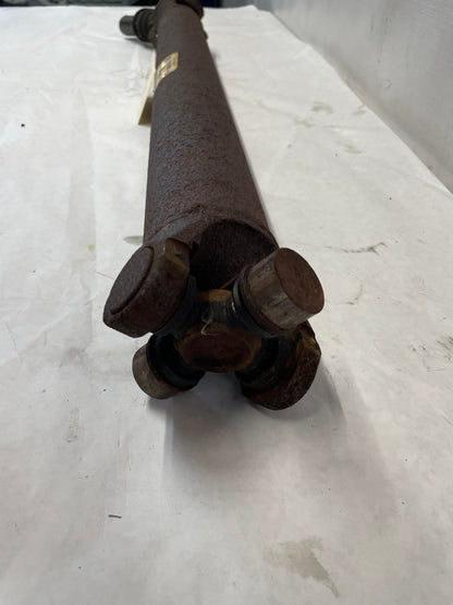 2005 Chevy Avalanche Front Drive Prop Shaft Driveshaft OEM - Day's Parts Yard