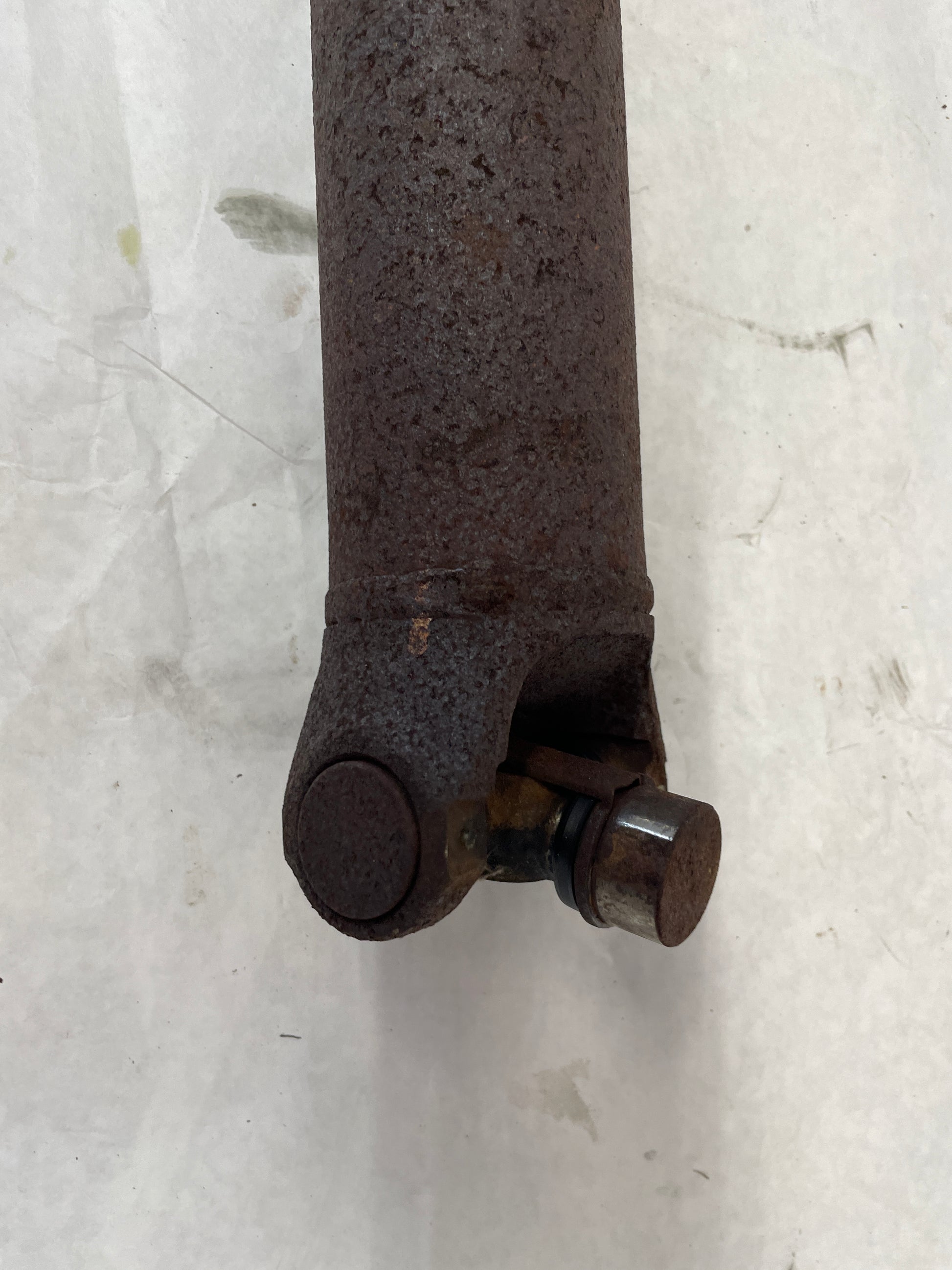 2005 Chevy Avalanche Front Drive Prop Shaft Driveshaft OEM - Day's Parts Yard