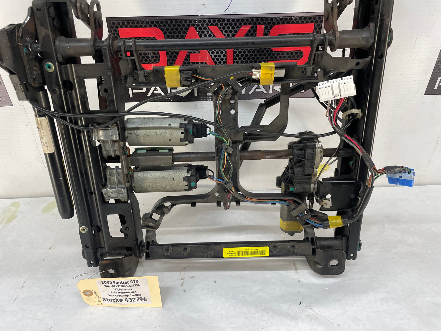 2005 Pontiac GTO RH Passenger Front Seat Track Electric Frame Adjuster Motor Assembly OEM