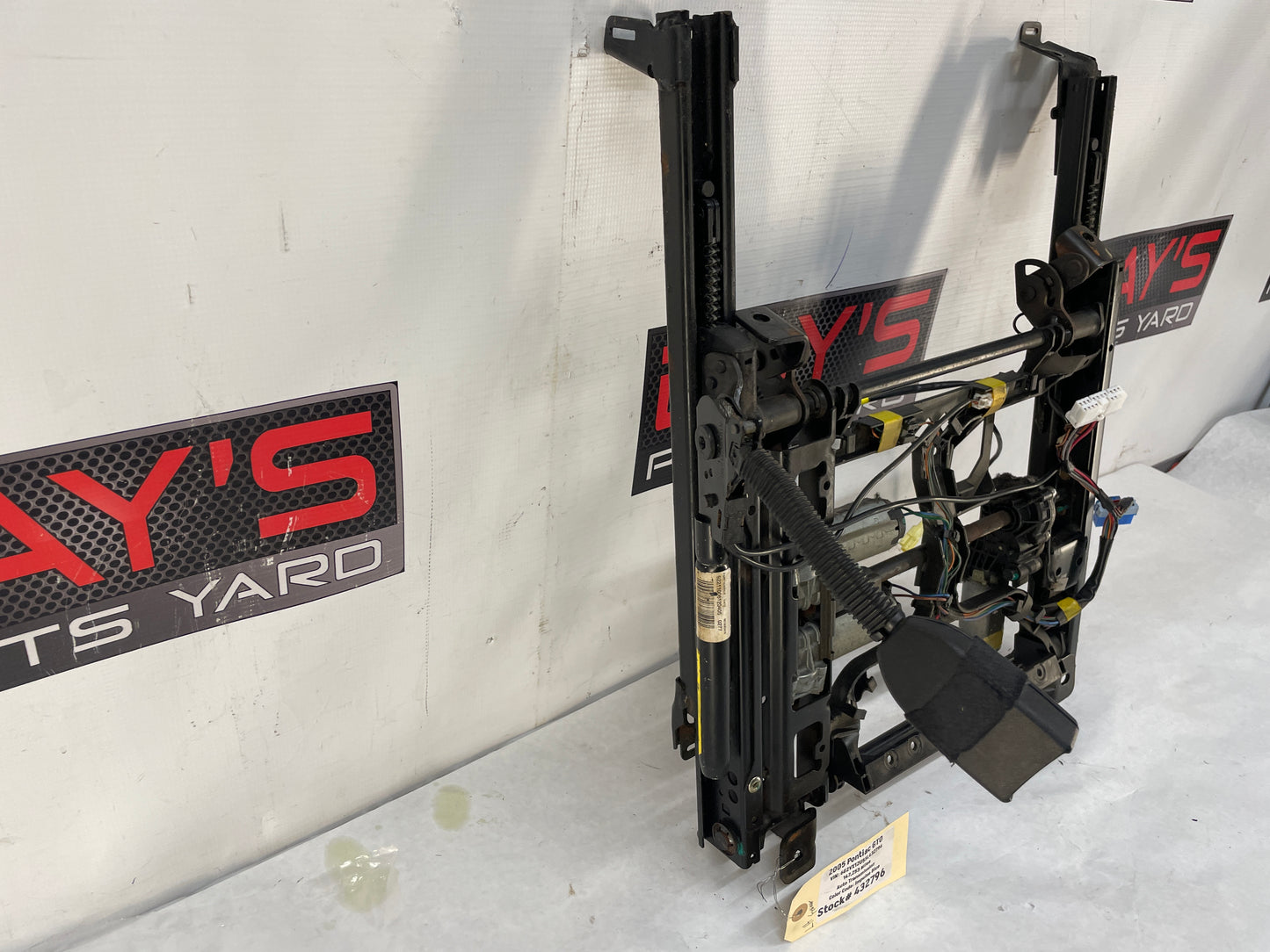 2005 Pontiac GTO RH Passenger Front Seat Track Electric Frame Adjuster Motor Assembly OEM