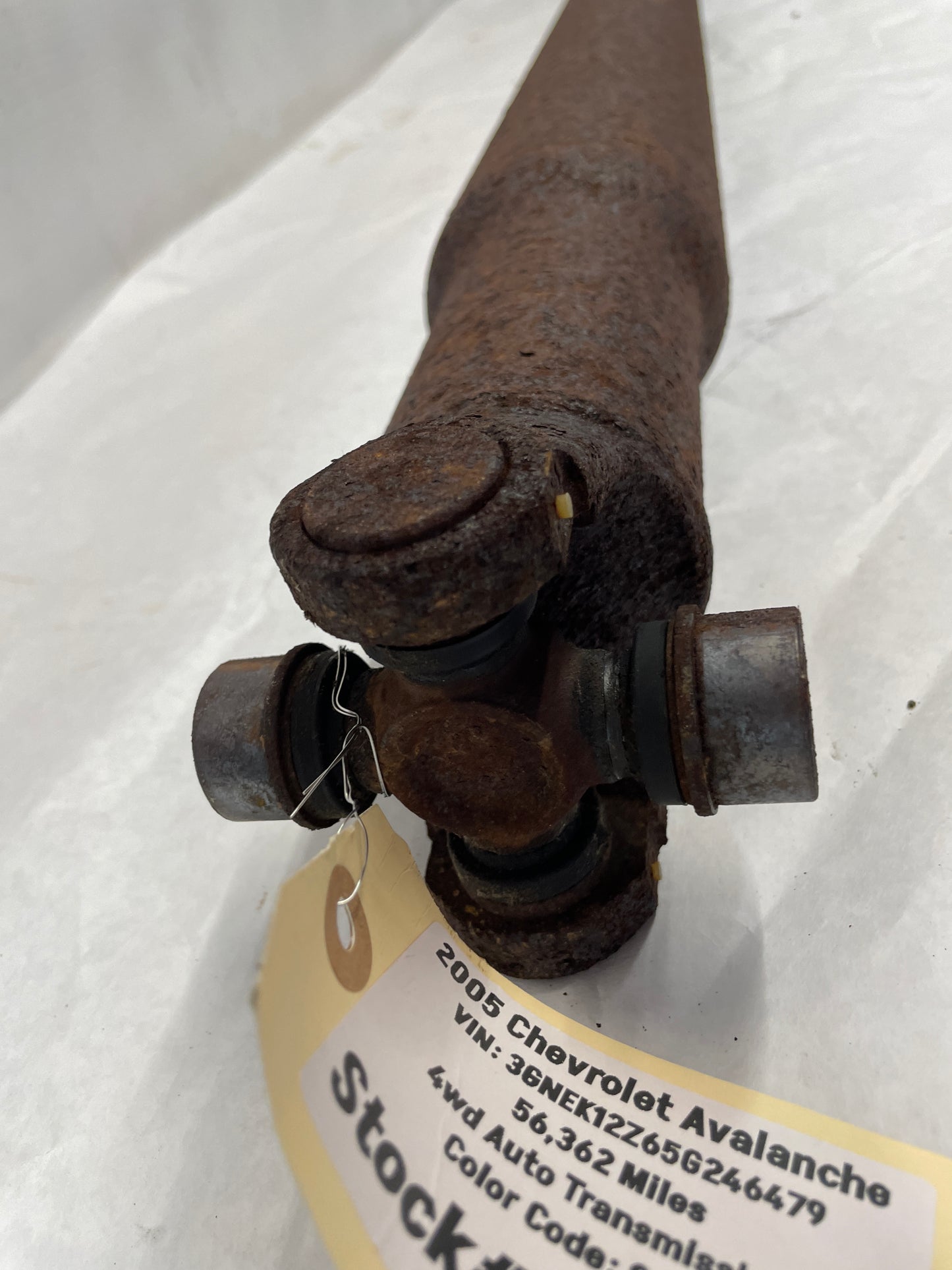 2005 Chevy Avalanche Rear Driveshaft OEM - Day's Parts Yard