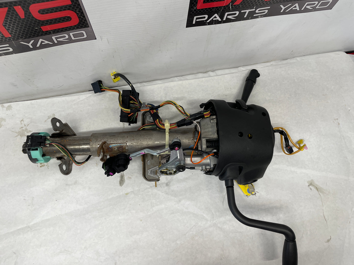 2005 Chevy Avalanche Steering Column w/ Ignition OEM - Day's Parts Yard