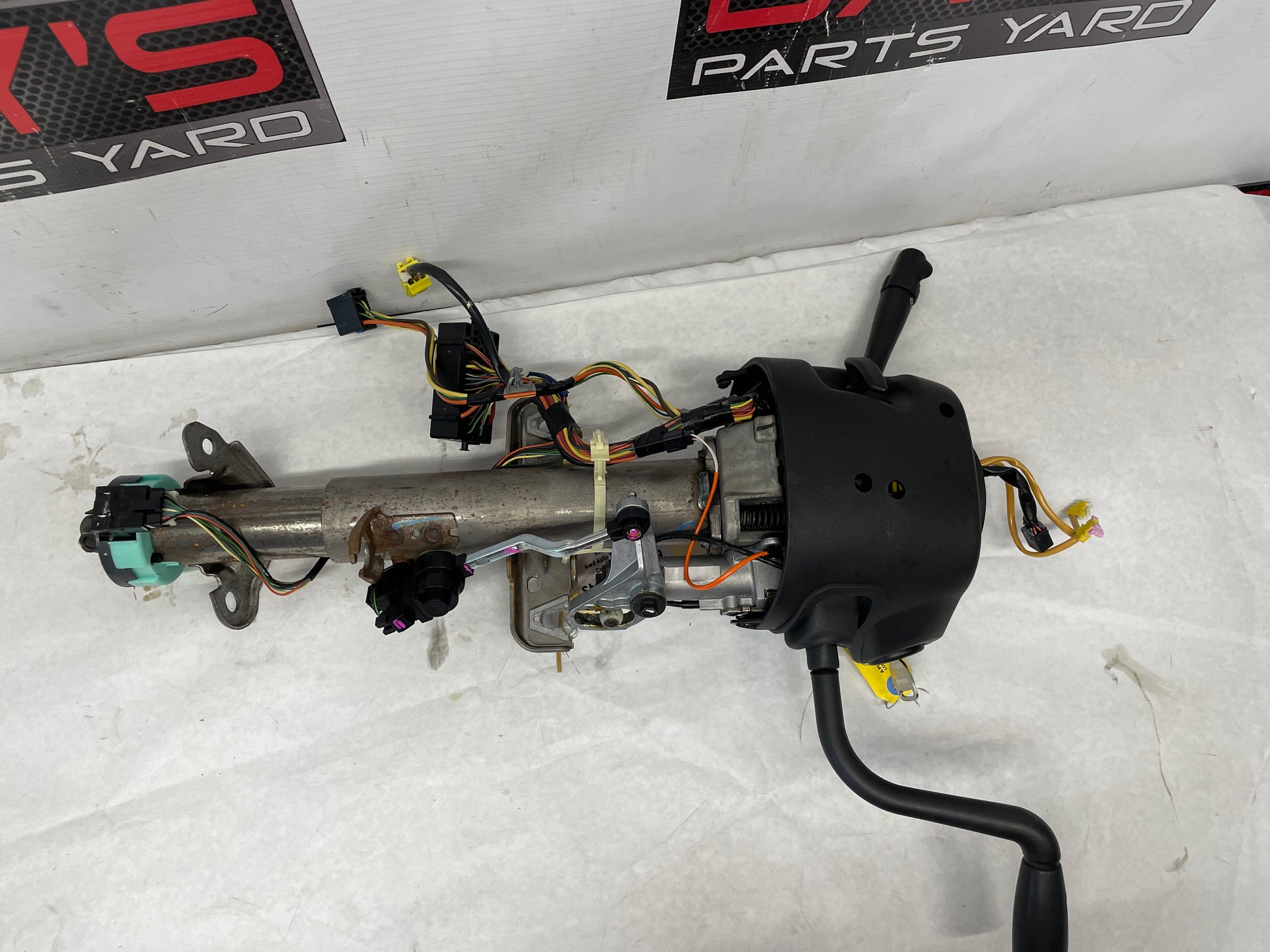2005 Chevy Avalanche Steering Column w/ Ignition OEM - Day's Parts Yard
