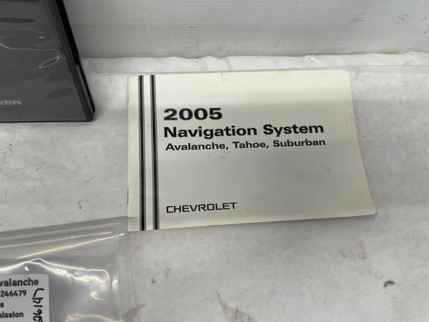 2005 Chevy Avalanche Navigation Owner Manual w/ Disk OEM - Day's Parts Yard