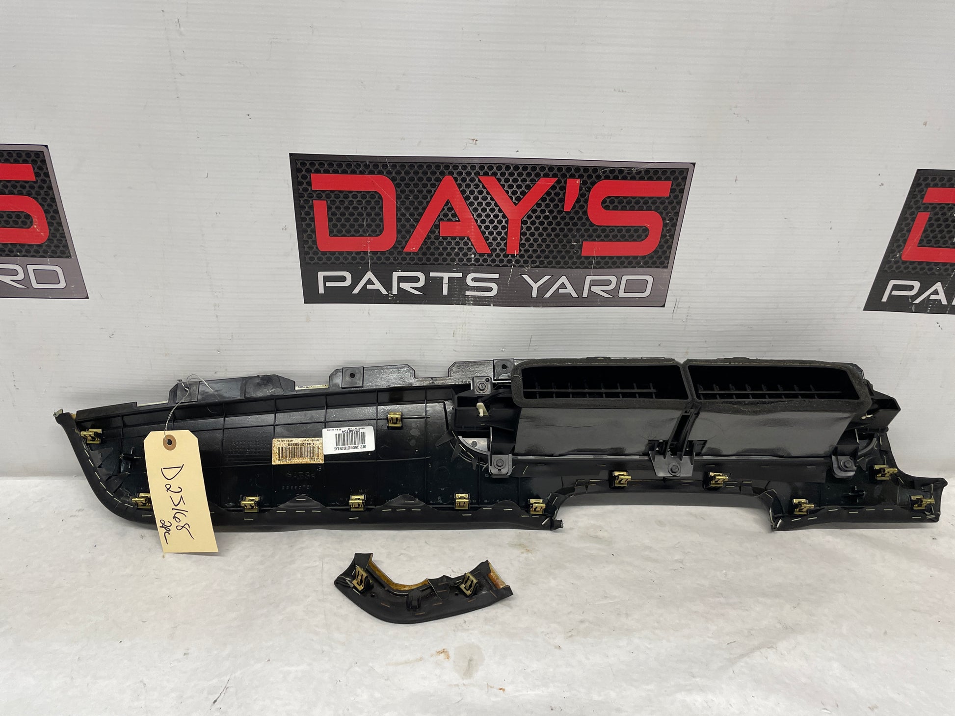 2015 Chevy Camaro SS Leather Dash Vent Trim Molding Panel OEM - Day's Parts Yard