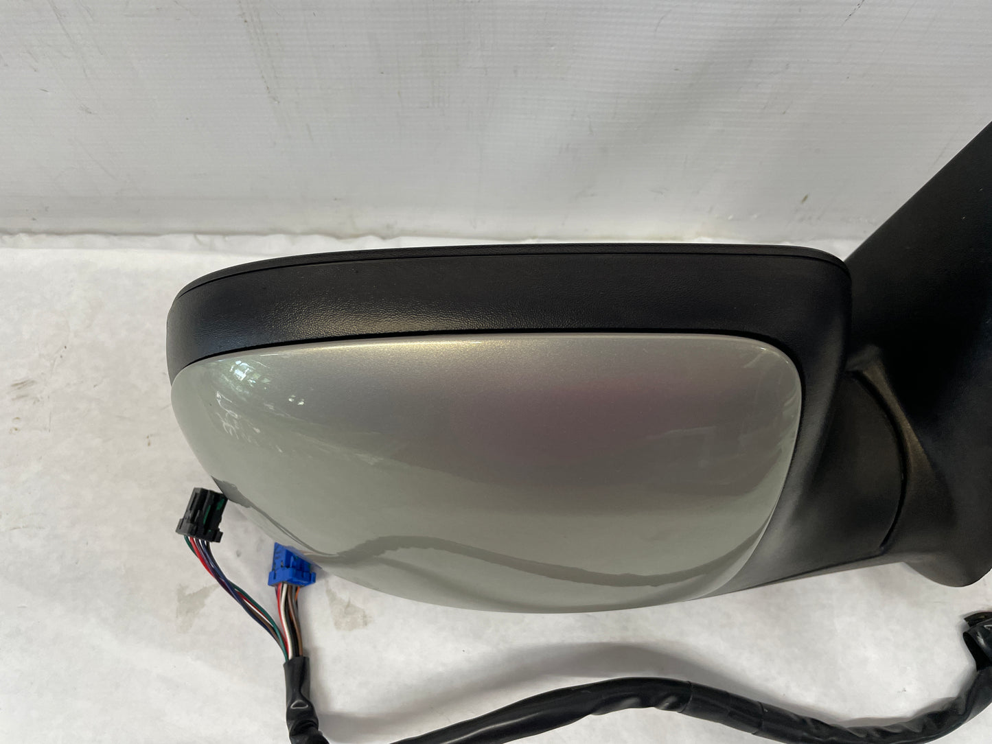 2005 Chevy Avalanche Power RH Passenger Exterior Mirror OEM - Day's Parts Yard