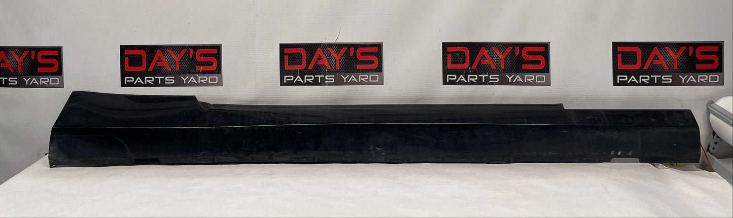 2015 Chevy Camaro SS RH Passenger Rocker Molding Panel  Black OEM