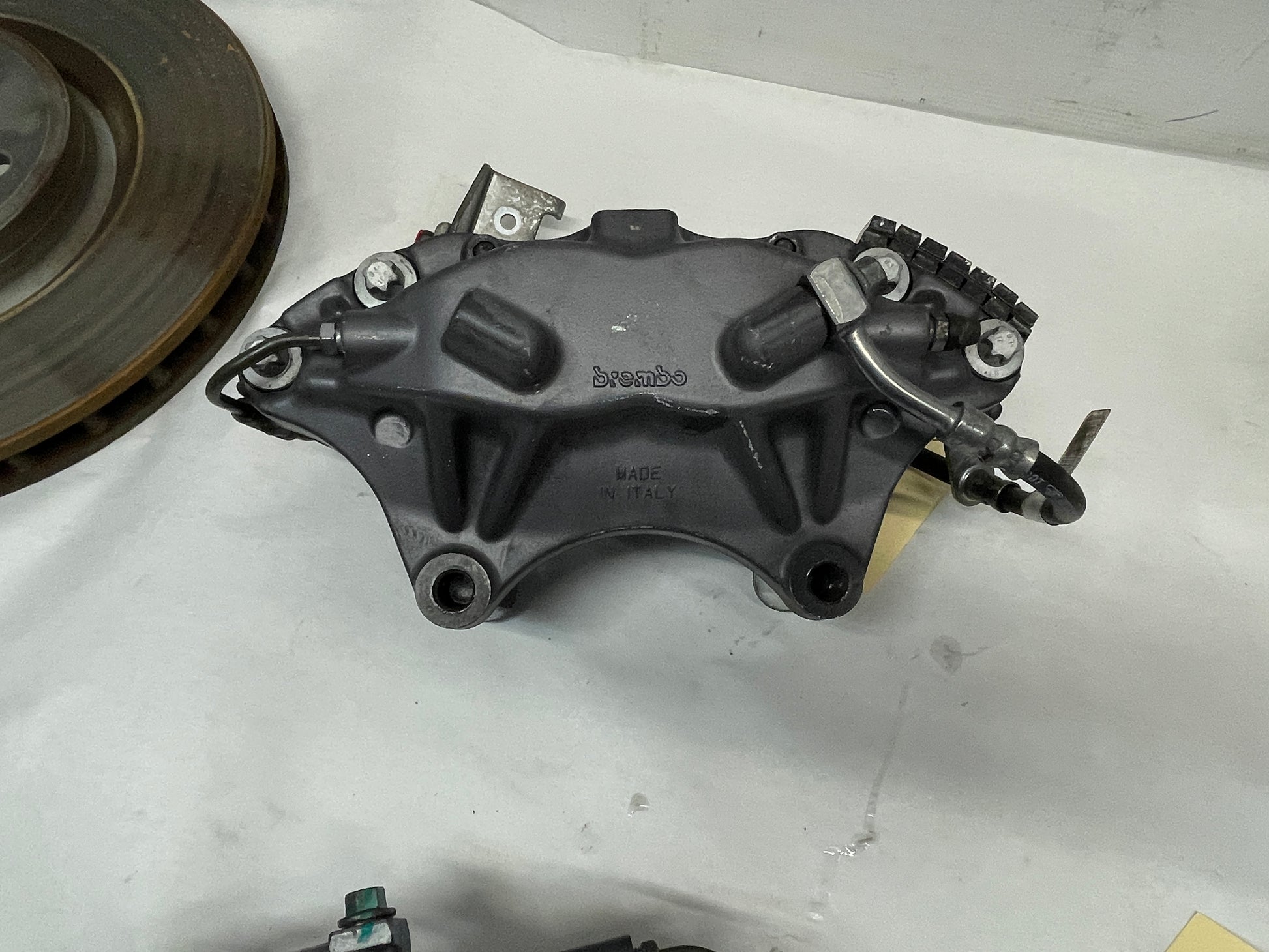 2010 Chevy Camaro SS Brembo Brake Calipers & Rotors Front and Rear OEM - Day's Parts Yard
