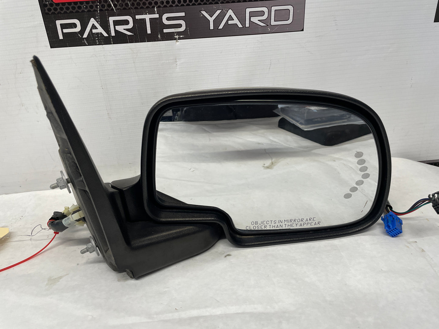 2005 Chevy Avalanche Power RH Passenger Exterior Mirror OEM - Day's Parts Yard