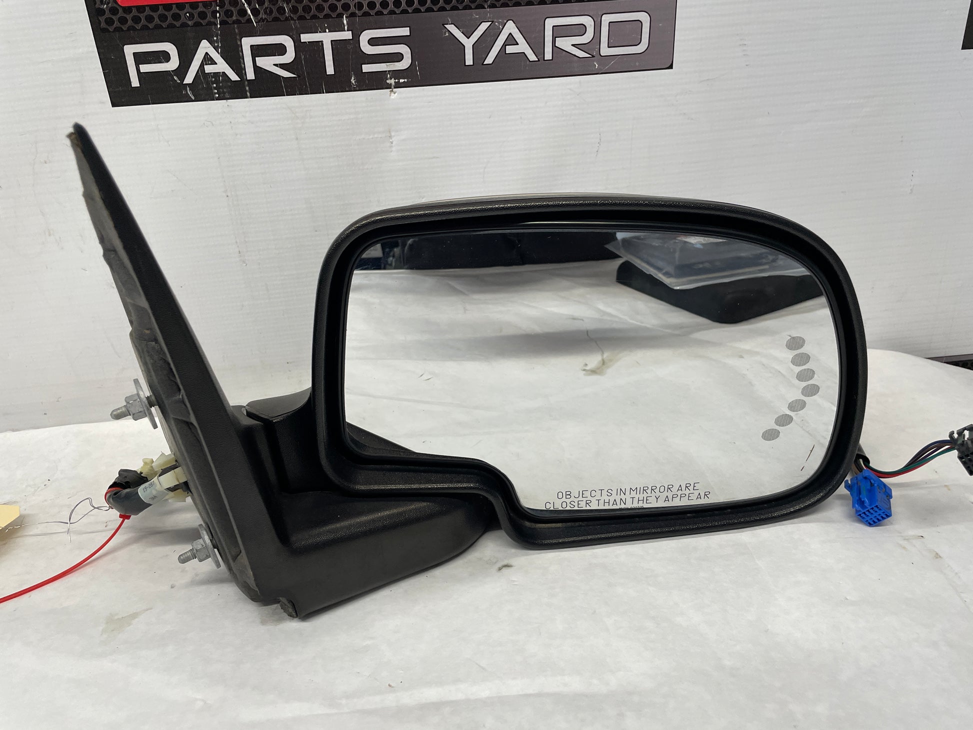 2005 Chevy Avalanche Power RH Passenger Exterior Mirror OEM - Day's Parts Yard