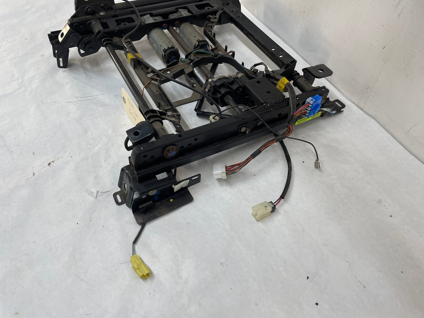 2006 Pontiac GTO RH Passenger Front Seat Track Electric Frame Adjuster Motor Assembly OEM