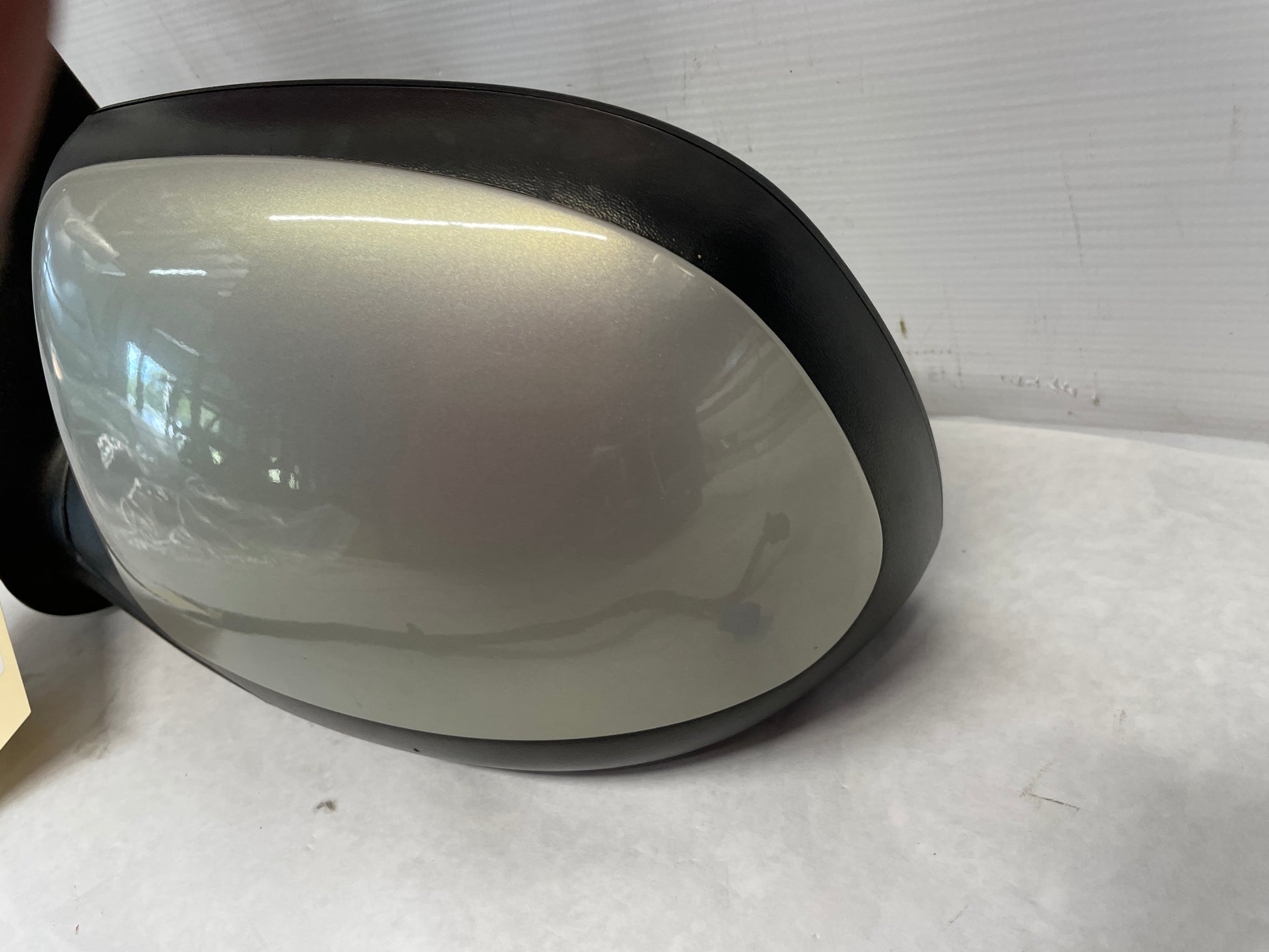 2005 Chevy Avalanche Power LH Driver Exterior Mirror OEM - Day's Parts Yard