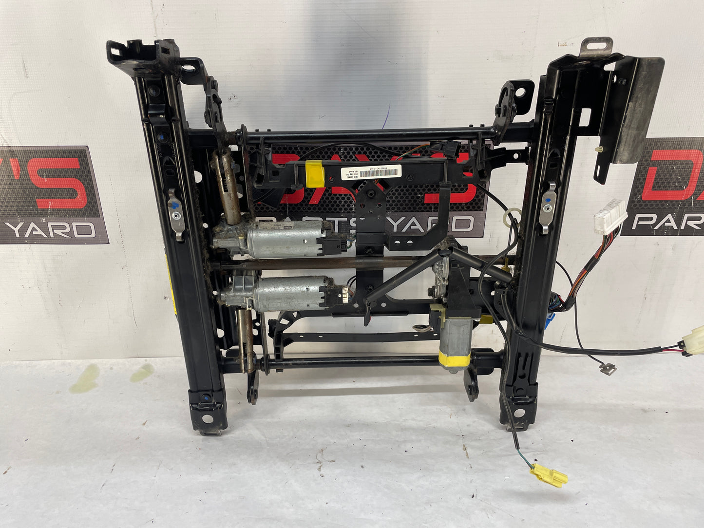 2006 Pontiac GTO RH Passenger Front Seat Track Electric Frame Adjuster Motor Assembly OEM