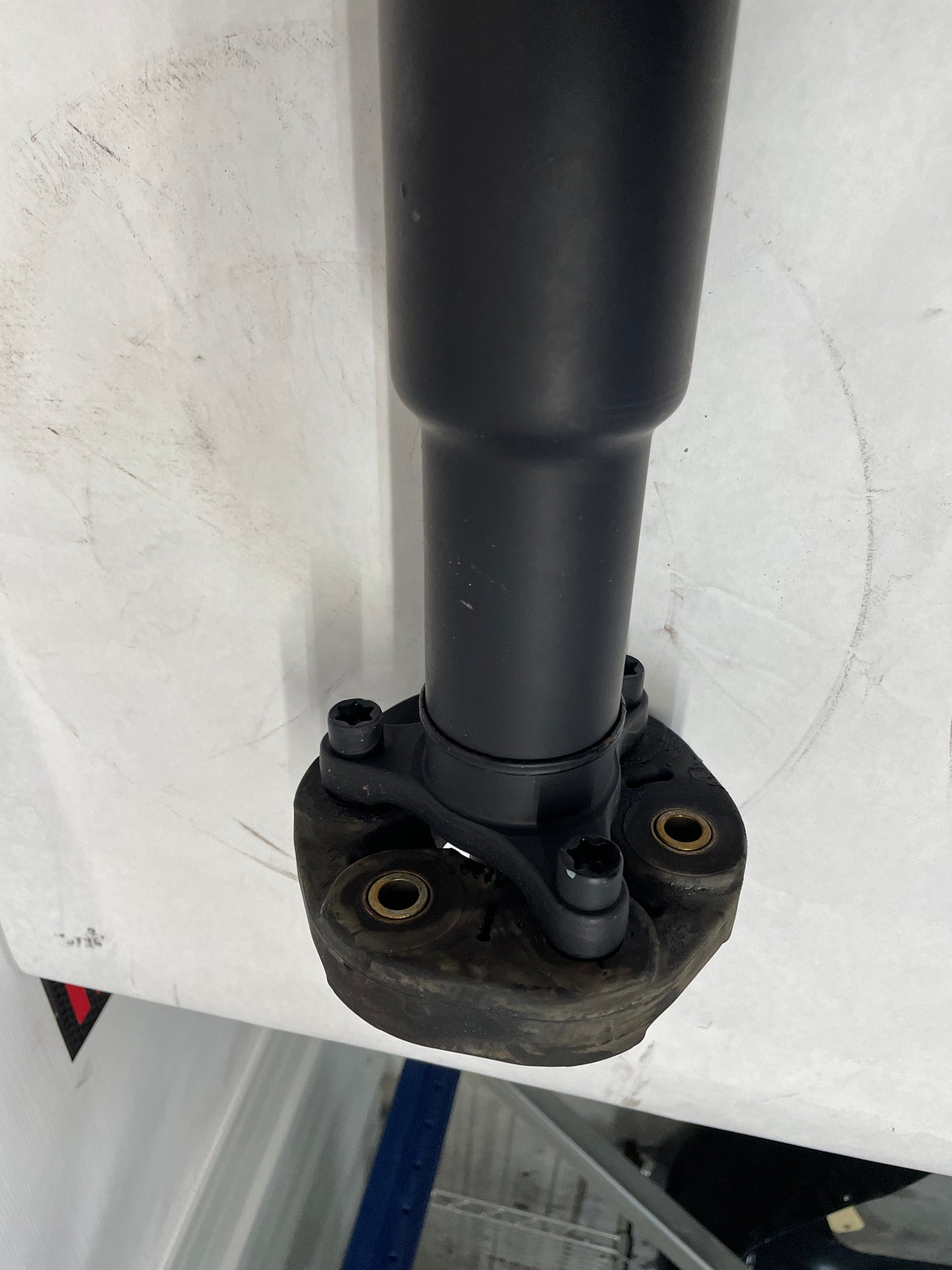 2010 Chevy Camaro SS Drive Propeller Shaft Driveshaft OEM - Day's Parts Yard