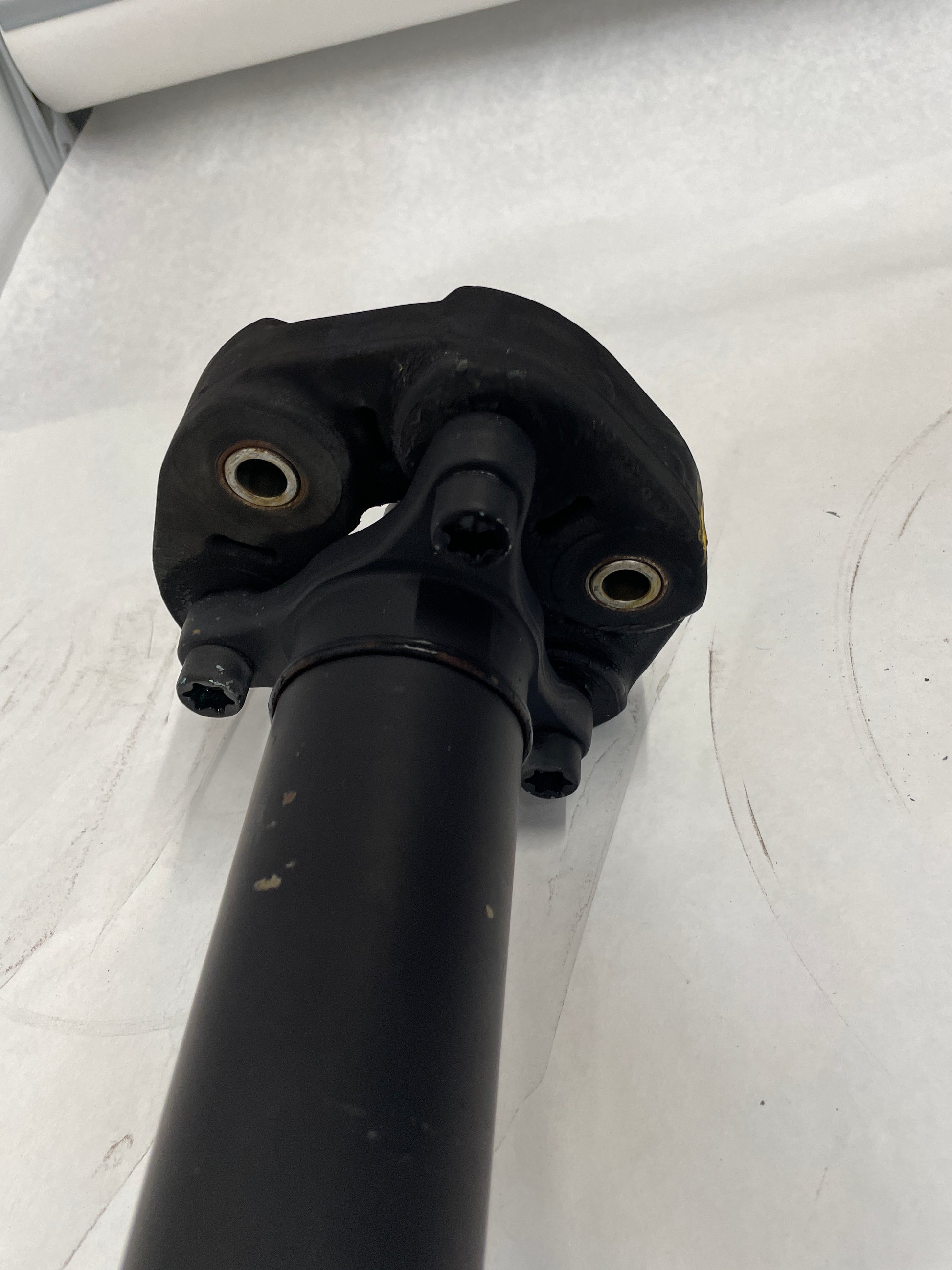 2010 Chevy Camaro SS Drive Propeller Shaft Driveshaft OEM - Day's Parts Yard
