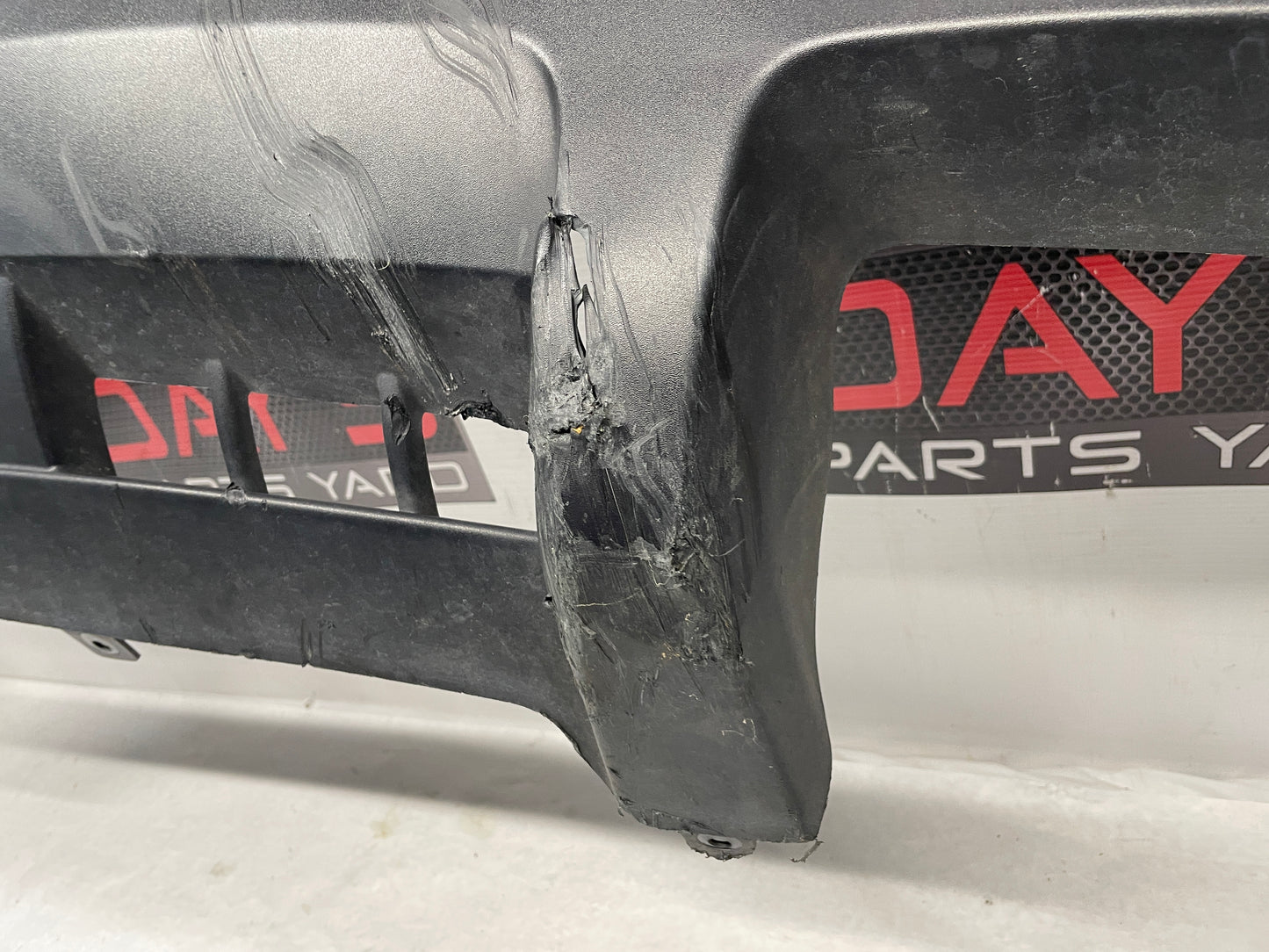 2015 Chevy Camaro SS Rear Bumper Diffuser Valence Cover OEM DAMAGED LOCAL PICK UP - Day's Parts Yard