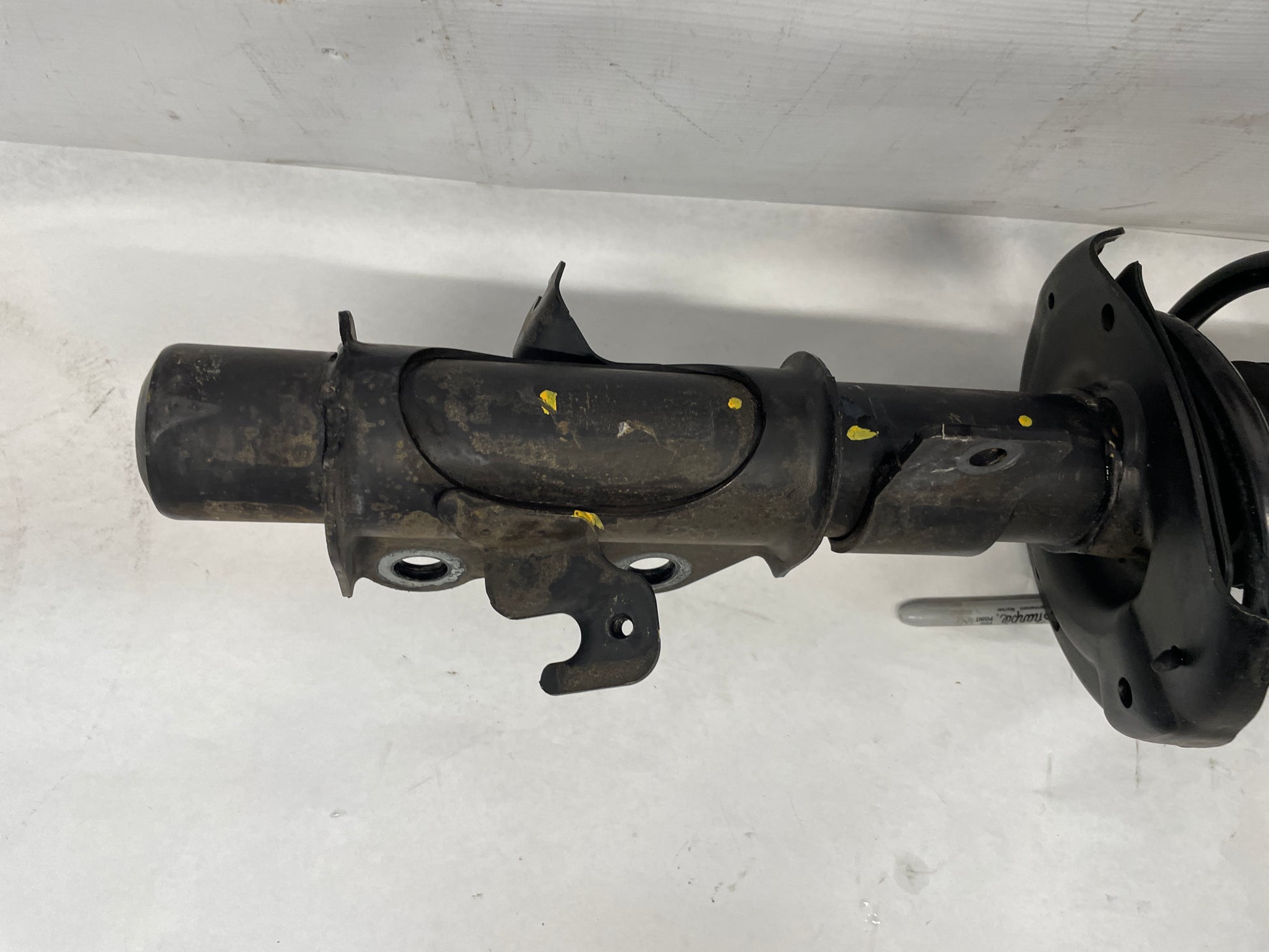 2010 Chevy Camaro SS RH Passenger Front Suspension Shock Strut Assembly Absorber OEM - Day's Parts Yard