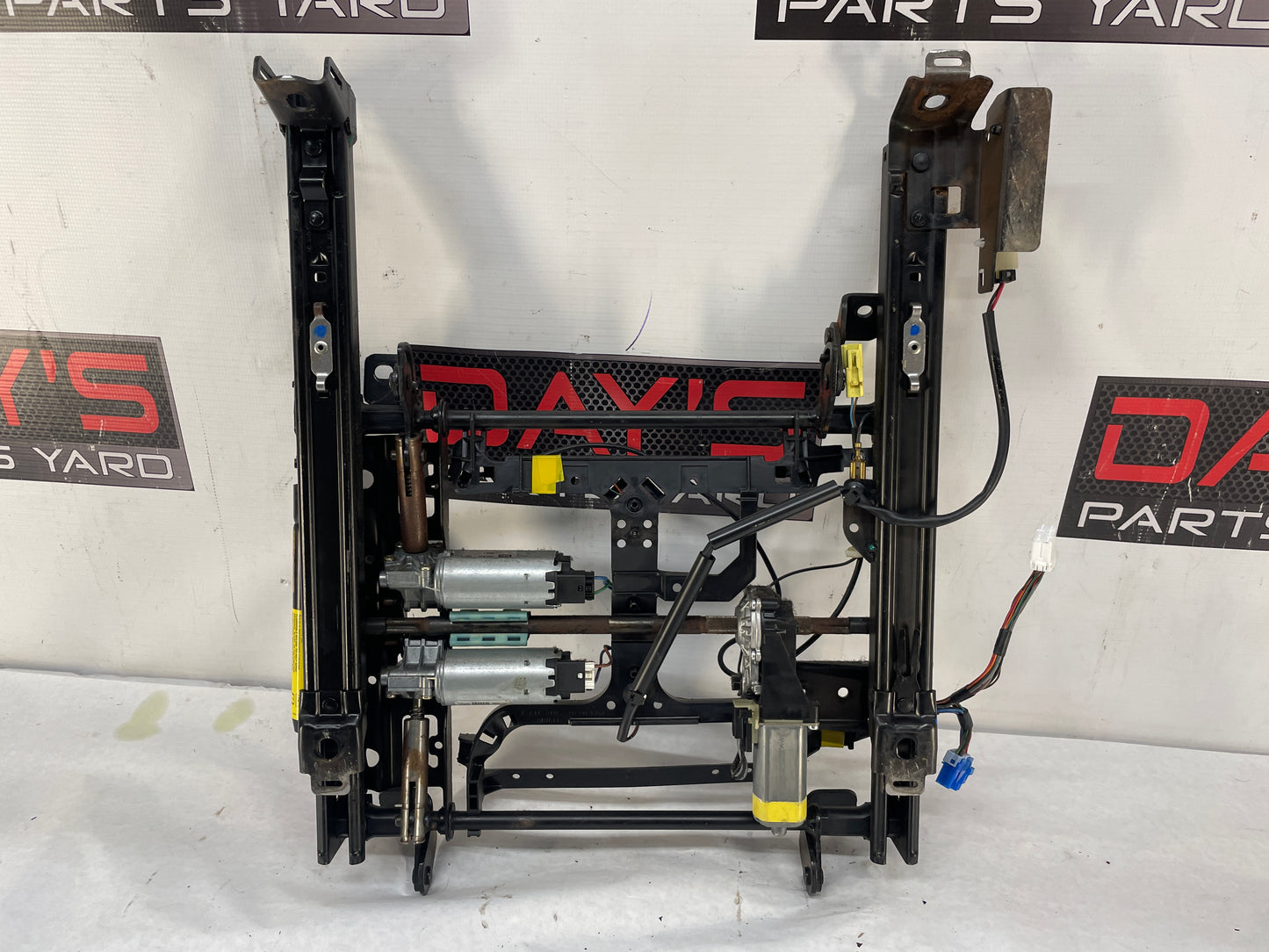 2006 Pontiac GTO RH Passenger Front Seat Track Electric Frame Adjuster Motor Assembly OEM