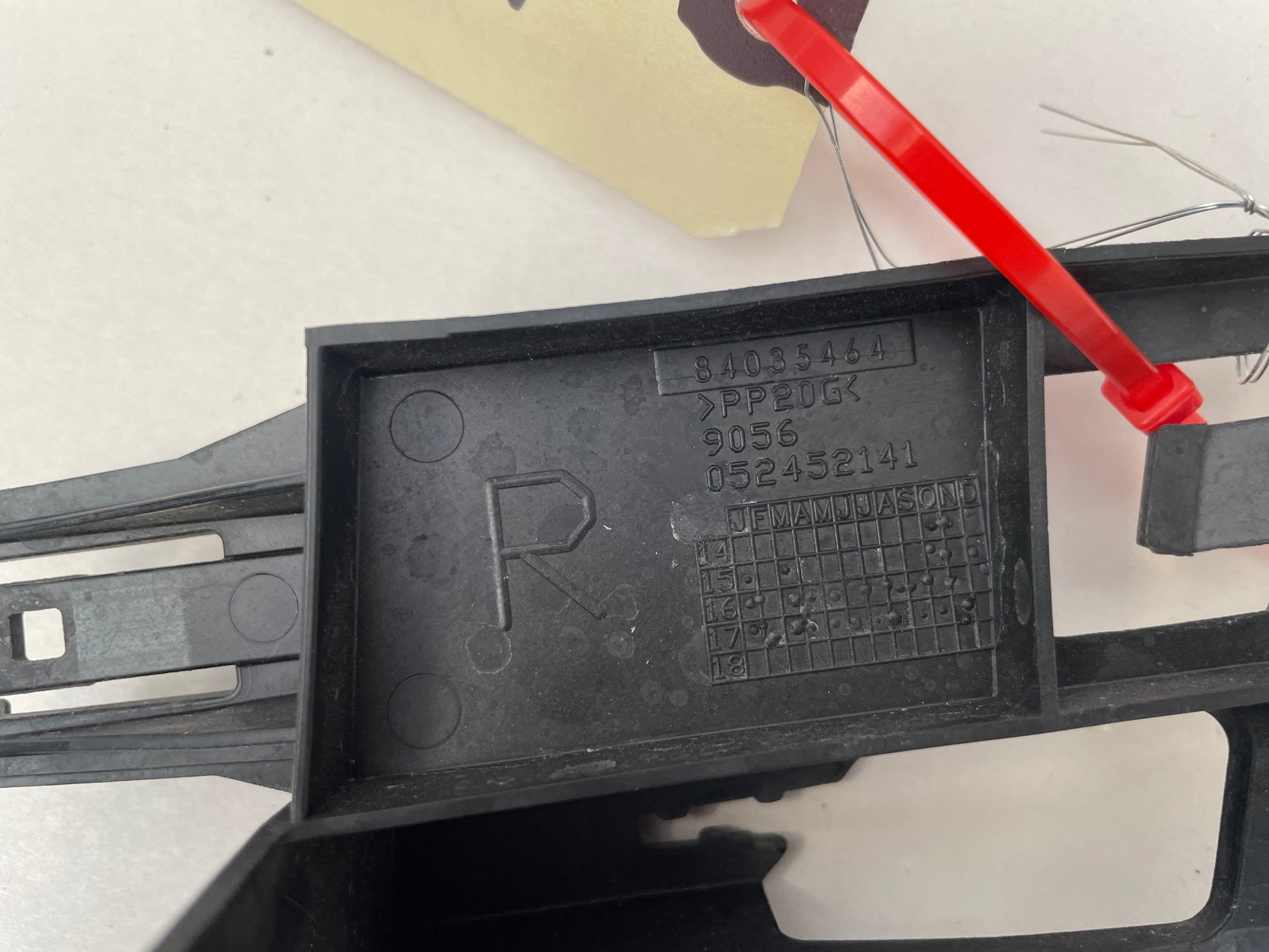 2018 Chevy Camaro ZL1 RH Passenger Rear Bumper Tail Light Bracket OEM - Day's Parts Yard