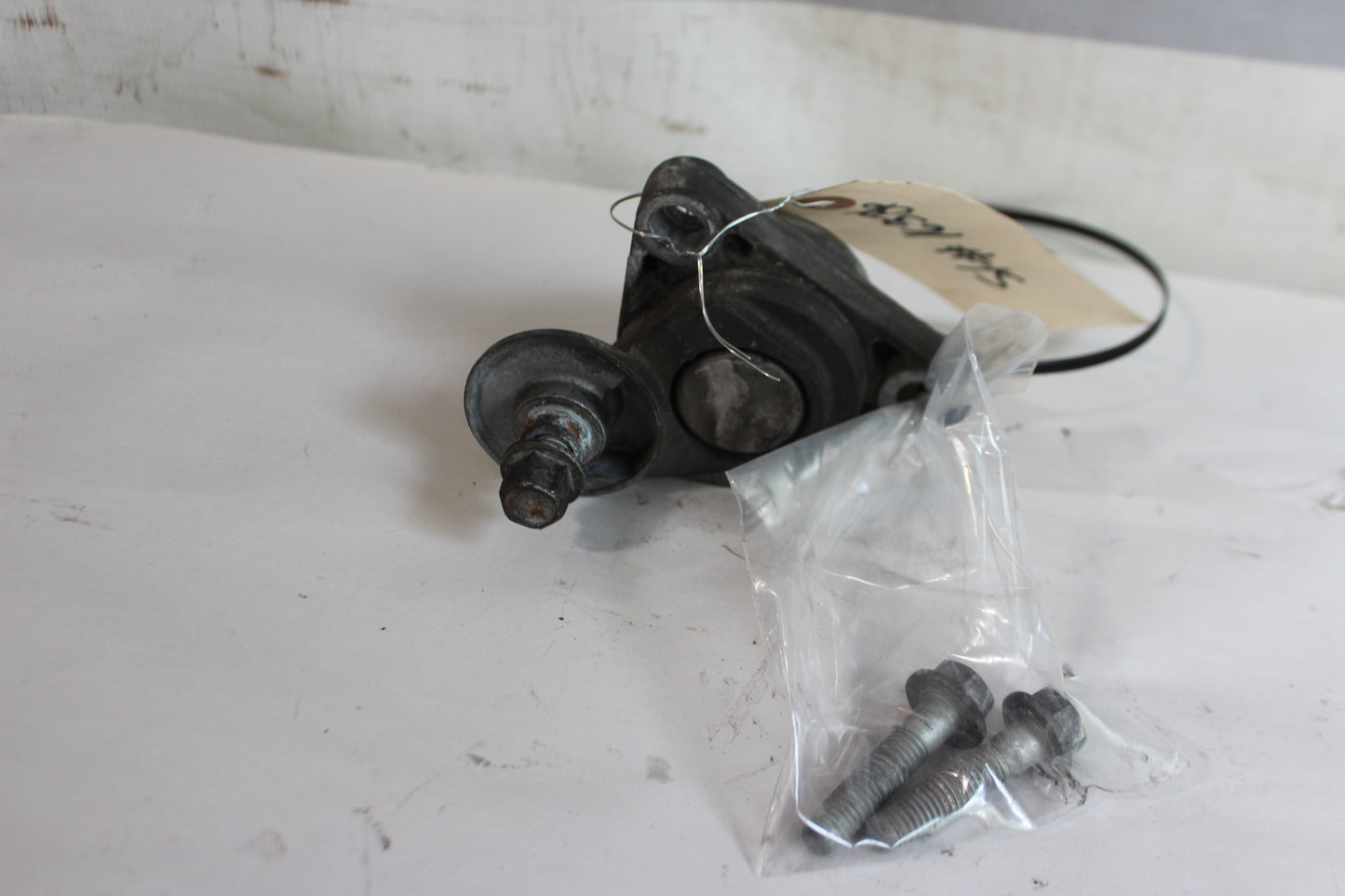 2009 Pontiac G8 GT Drive Belt Tensioner Pully OEM - Day's Parts Yard