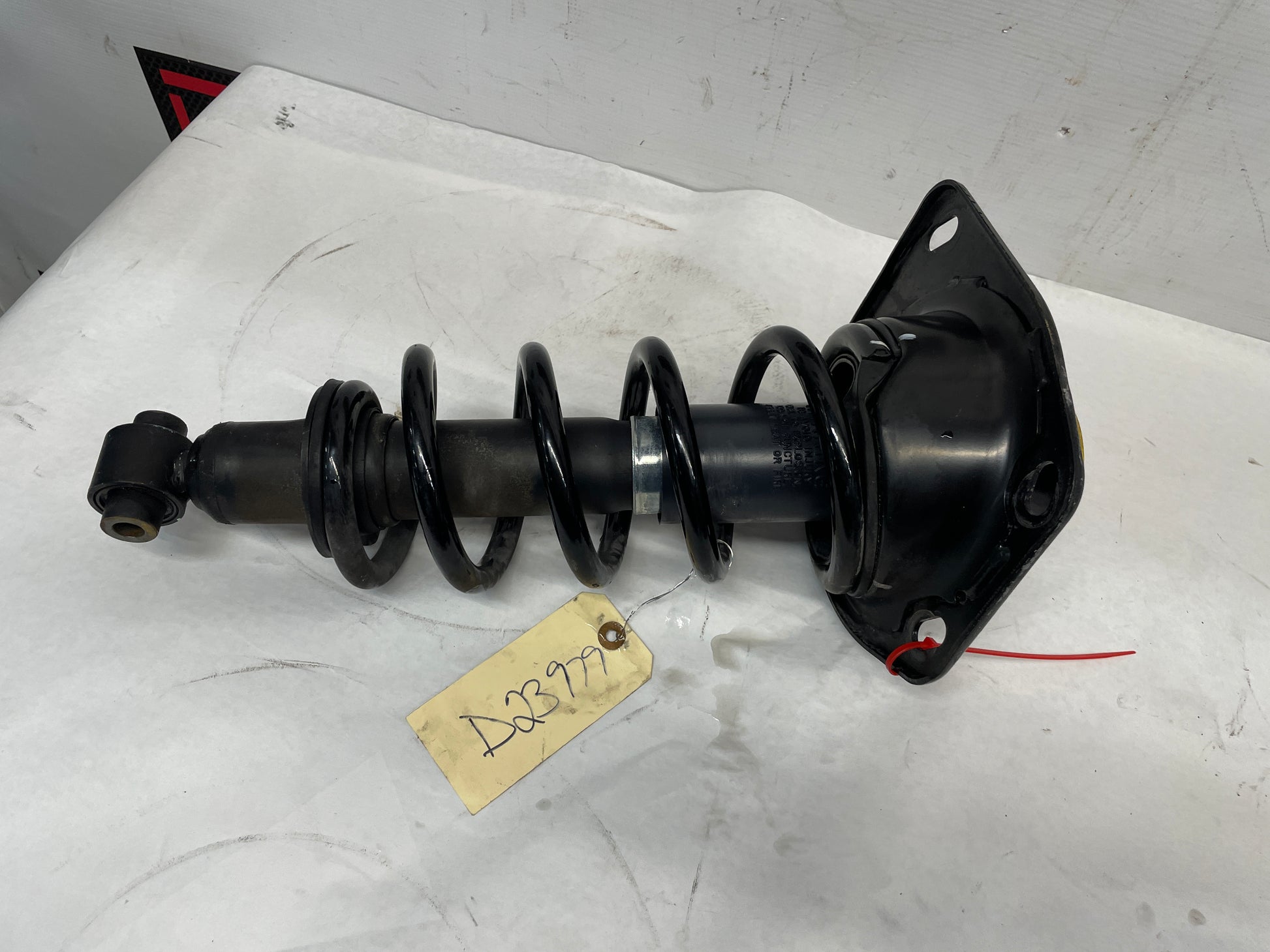 2010 Chevy Camaro SS RH Passenger Rear Suspension Shock Strut Absorber OEM - Day's Parts Yard