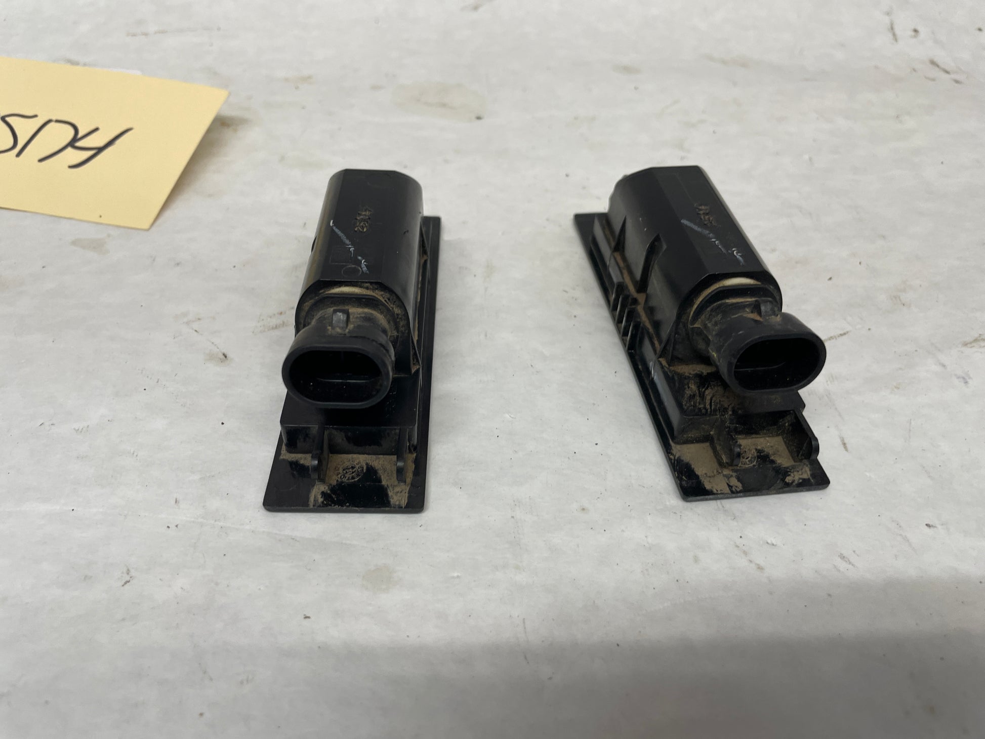 2015 Chevy Camaro SS License Plate Tag Lights RH & LH OEM - Day's Parts Yard