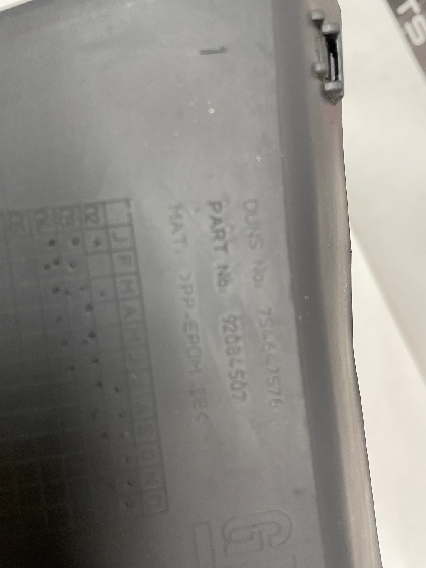 2004 Pontiac GTO Center Console Upper Top Rubber Insert OEM - Day's Parts Yard