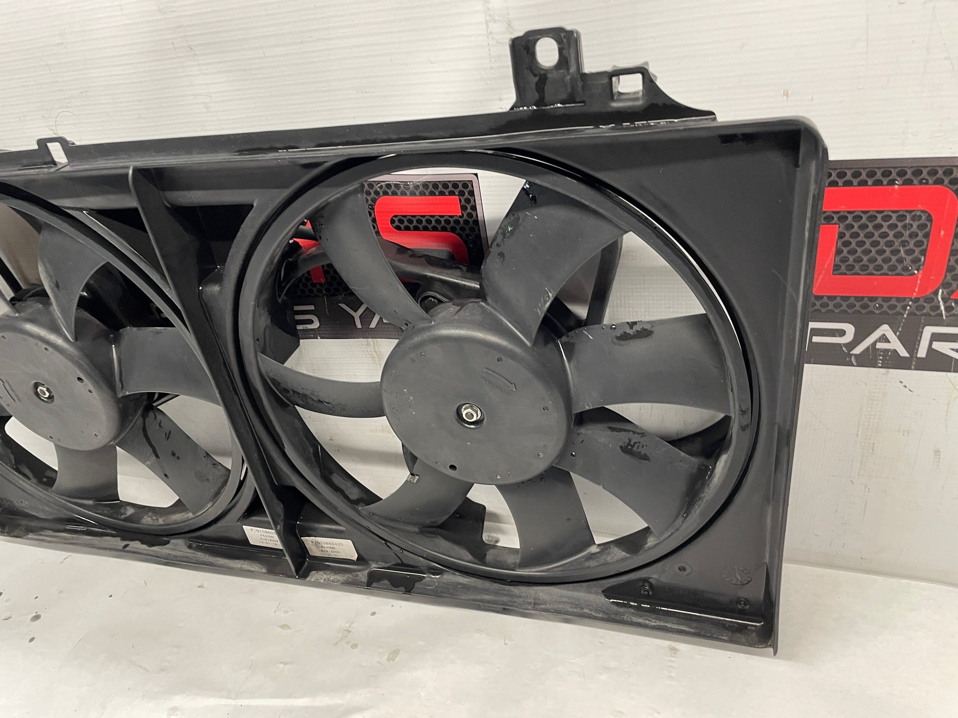 2010 Chevy Camaro SS Dual Radiator Cooling Fans Assembly OEM - Day's Parts Yard