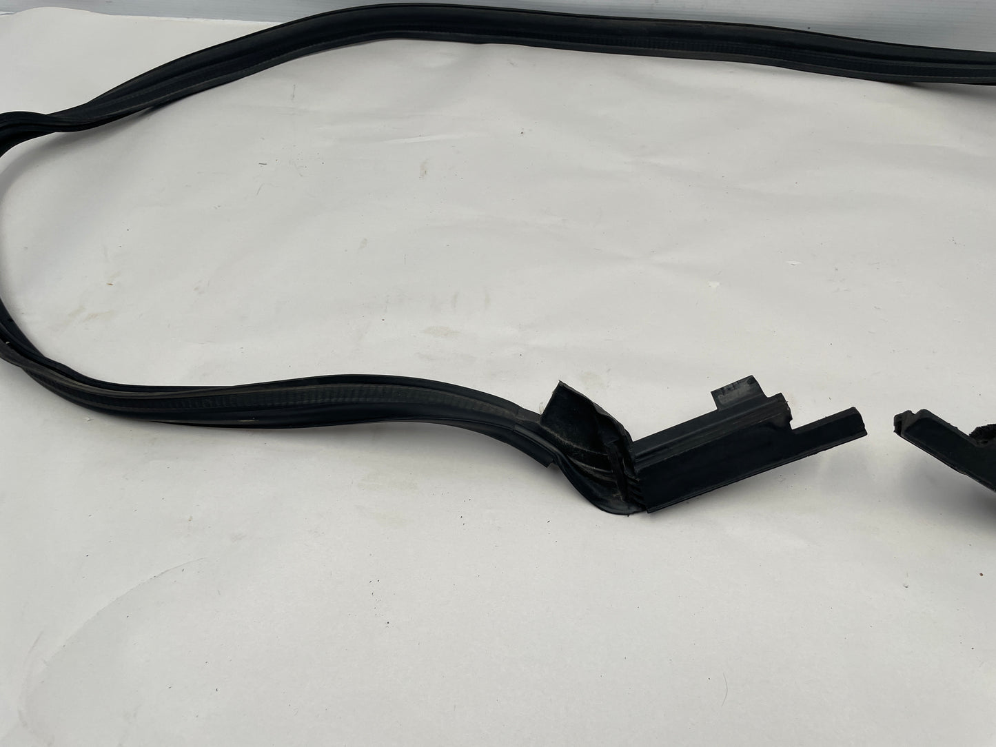 2018 Chevy Camaro ZL1 Convertible LH Driver Weather Strip Rubber Seal OEM - Day's Parts Yard