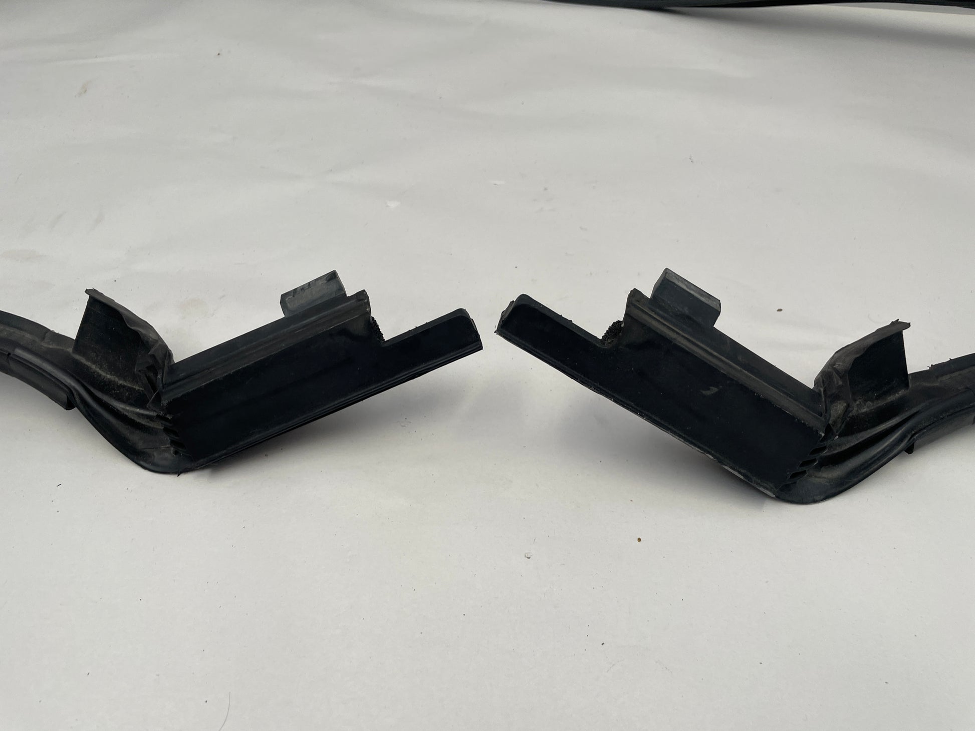 2018 Chevy Camaro ZL1 Convertible LH Driver Weather Strip Rubber Seal OEM - Day's Parts Yard