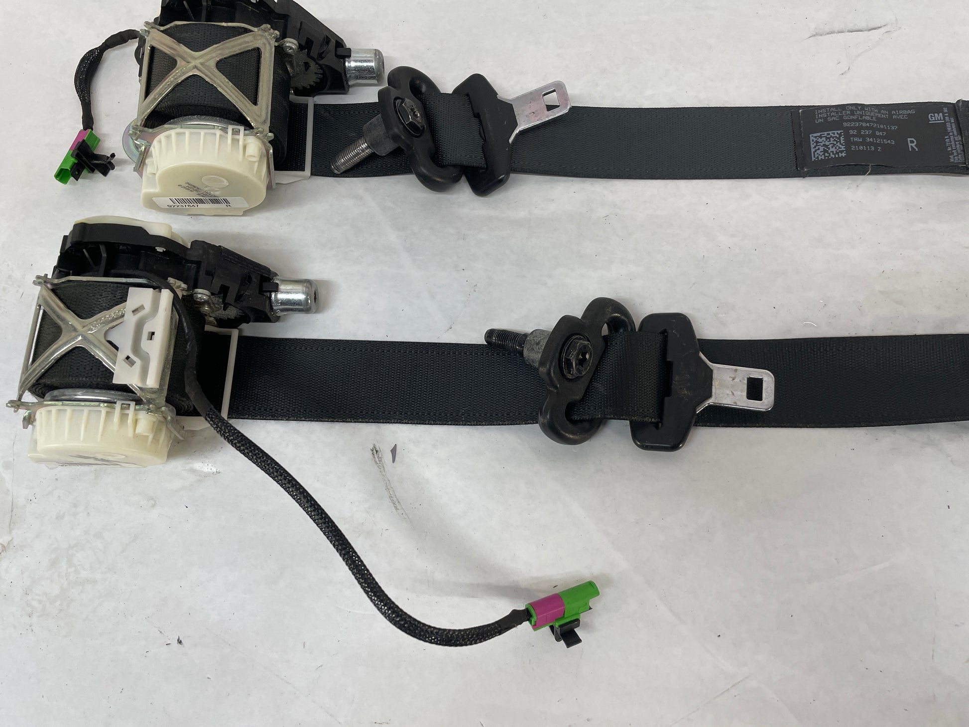 2013 Chevy Caprice PPV RH & LH Front Seat Belt Seatbelt Retractor Pre Tensioner OEM - Day's Parts Yard