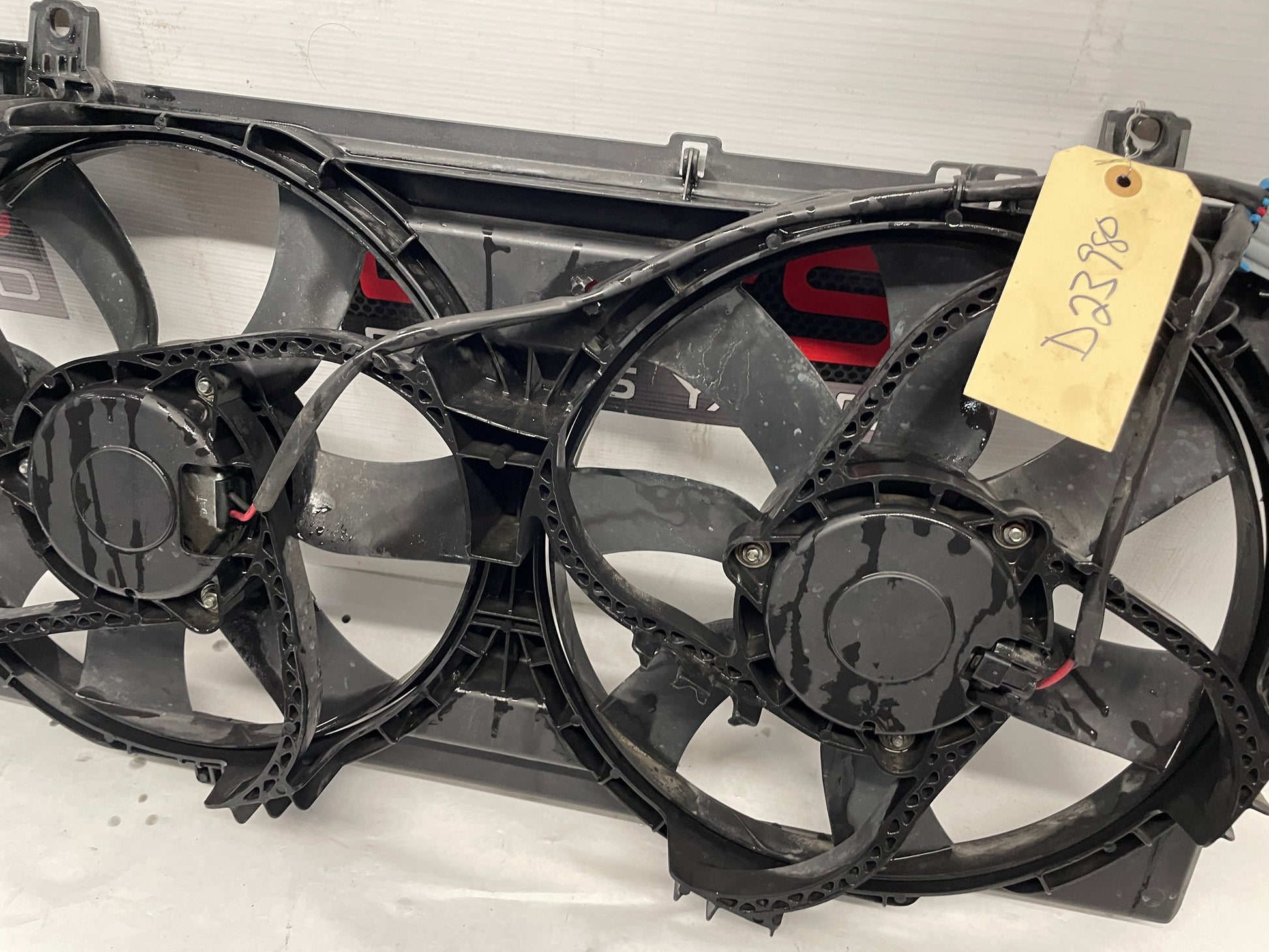 2010 Chevy Camaro SS Dual Radiator Cooling Fans Assembly OEM - Day's Parts Yard