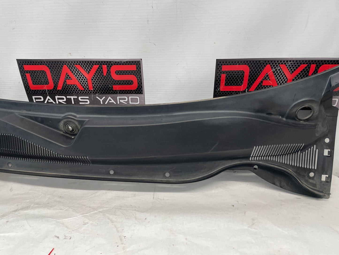 2012 Chevy Camaro SS Windshield Wiper Cowl Grille Panel Assembly OEM - Day's Parts Yard