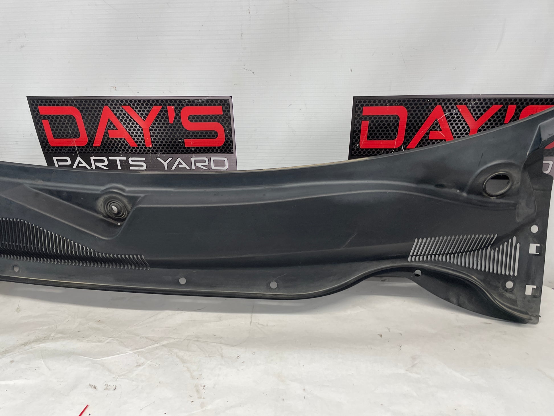 2012 Chevy Camaro SS Windshield Wiper Cowl Grille Panel Assembly OEM - Day's Parts Yard