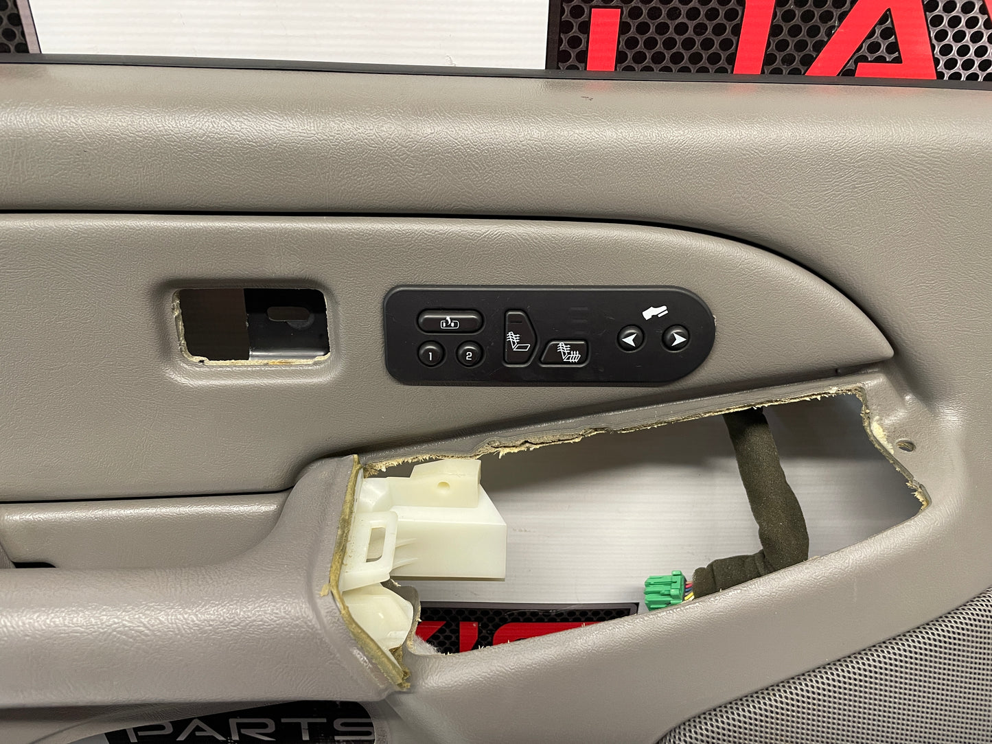 2005 Chevy Avalanche Front LH Driver Door Panel OEM - Day's Parts Yard