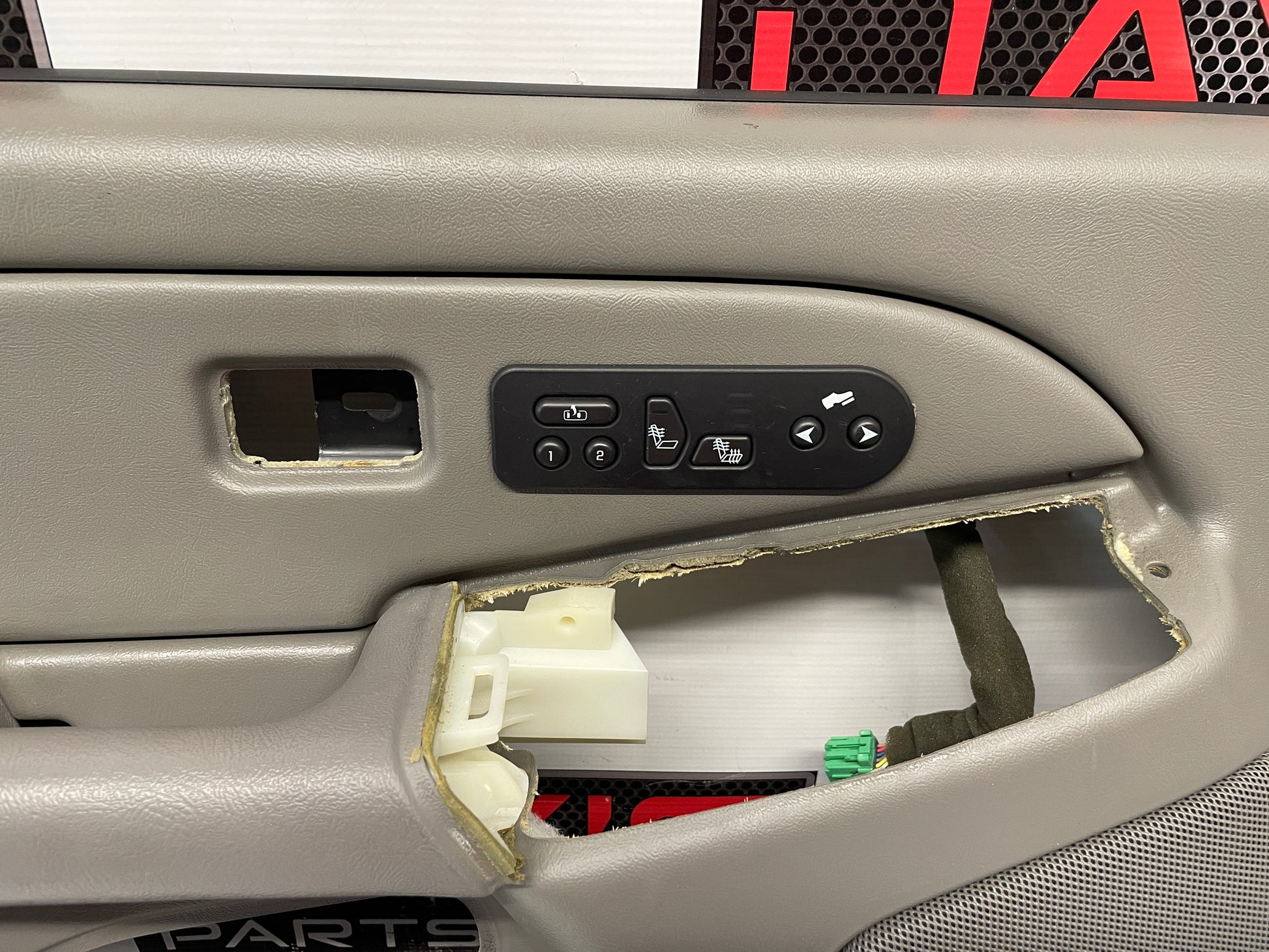 2005 Chevy Avalanche Front LH Driver Door Panel OEM - Day's Parts Yard