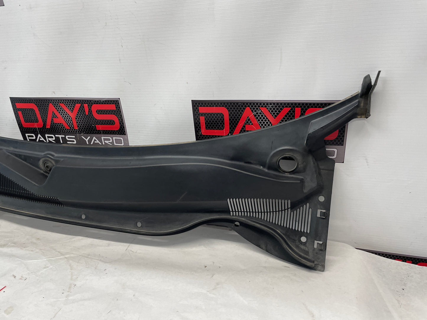 2012 Chevy Camaro SS Windshield Wiper Cowl Grille Panel Assembly OEM - Day's Parts Yard