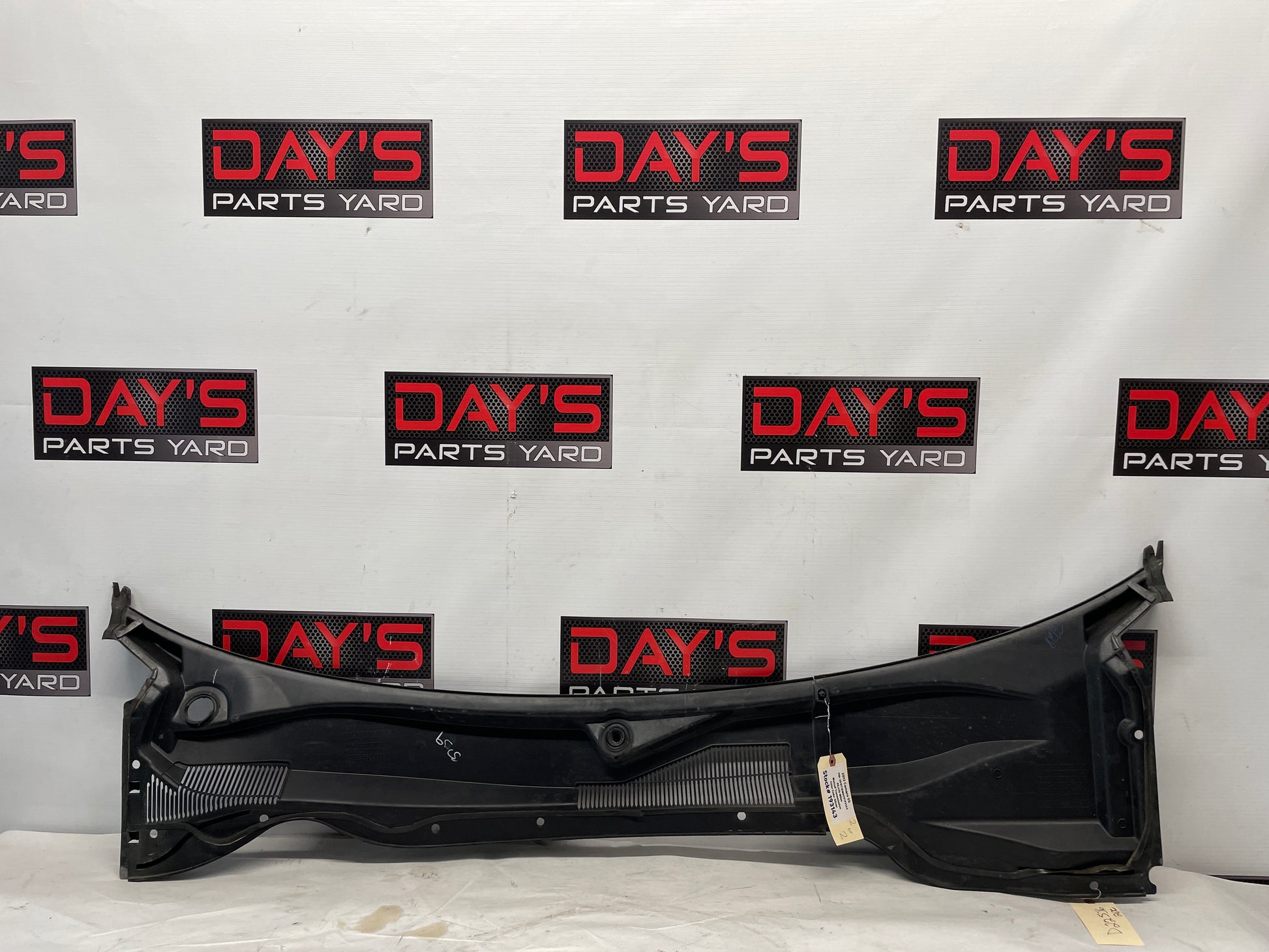 2012 Chevy Camaro SS Windshield Wiper Cowl Grille Panel Assembly OEM - Day's Parts Yard