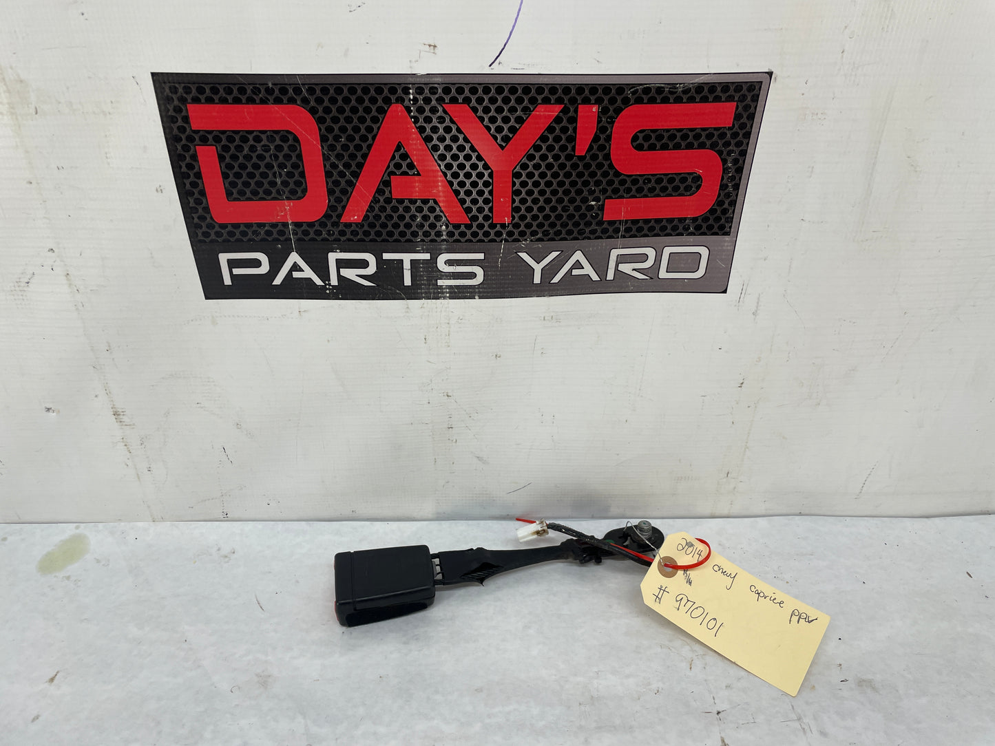2014 Chevy Caprice PPV RH Passenger Front Seatbelt Seat Belt Buckle OEM - Day's Parts Yard